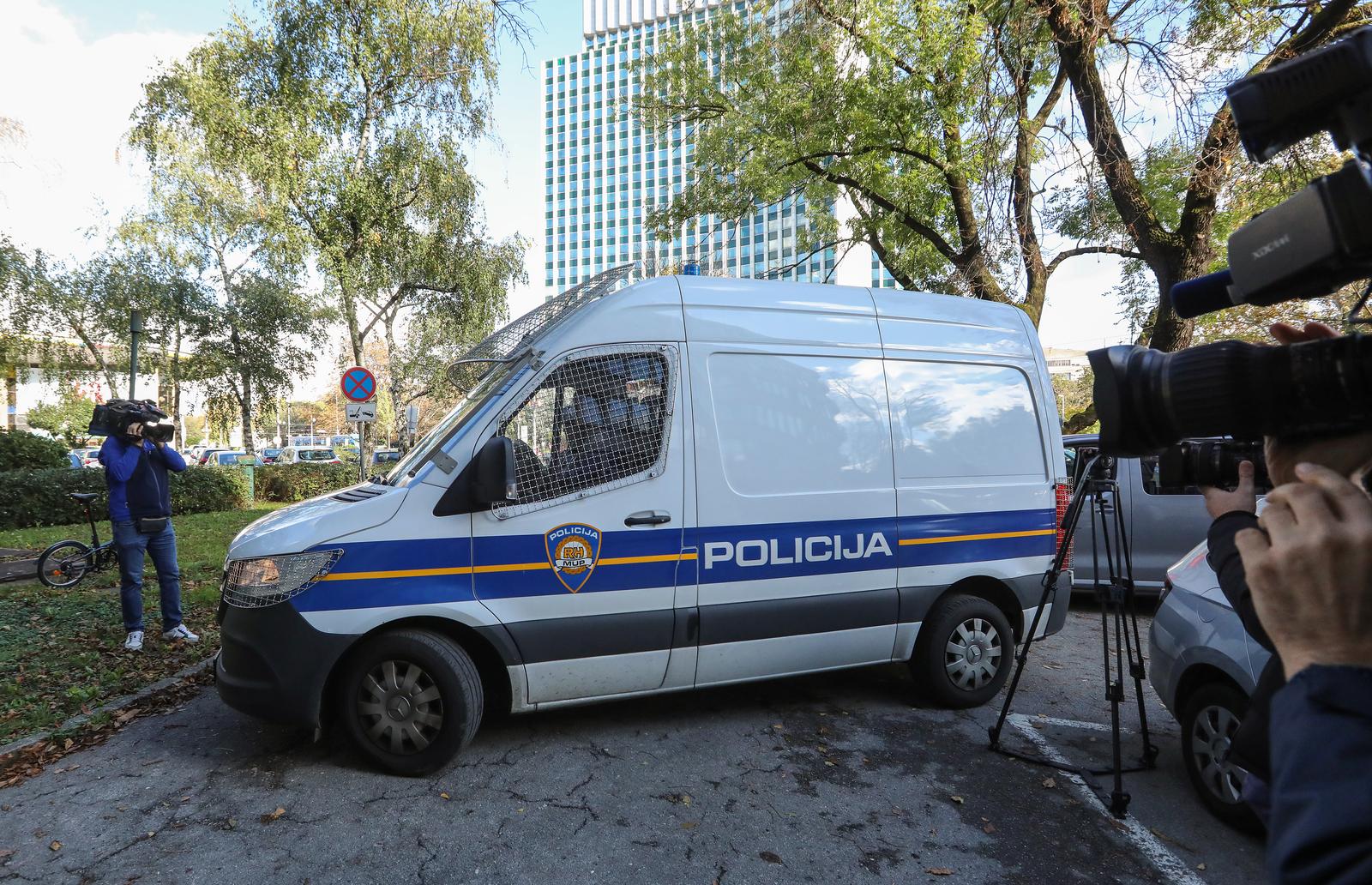 Zagreb: Policija dovodi osumnjičene na saslušanje u Ured europskog tužitelja