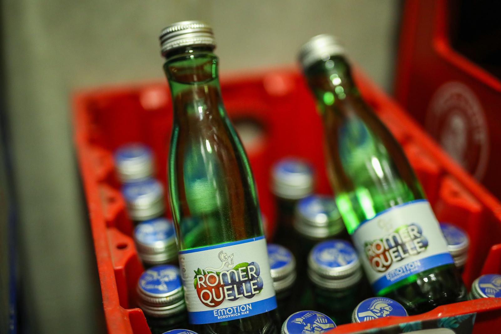 Voda Romerquelle s okusom borovnice