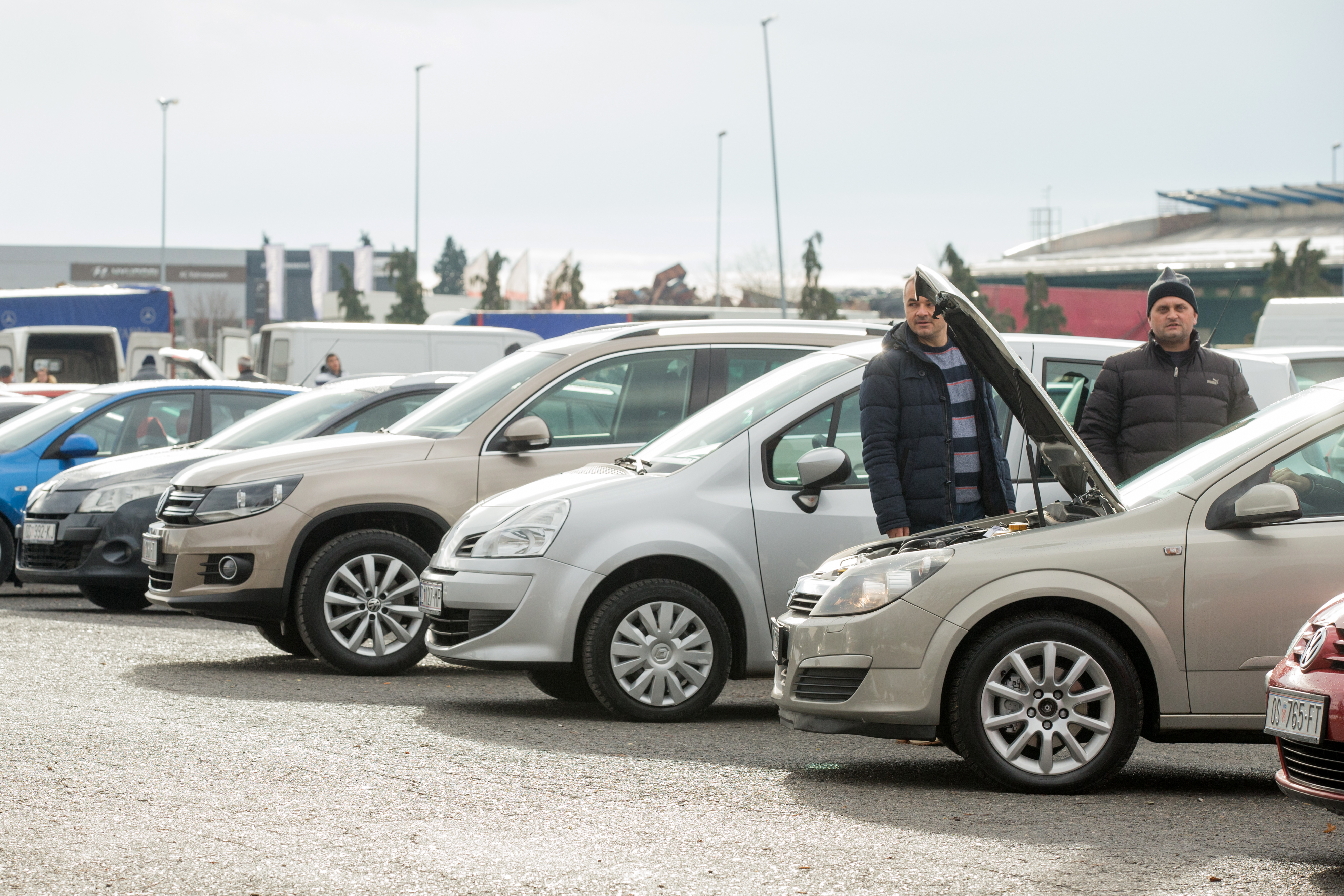 Osijek: Nedjeljni sajam automobila