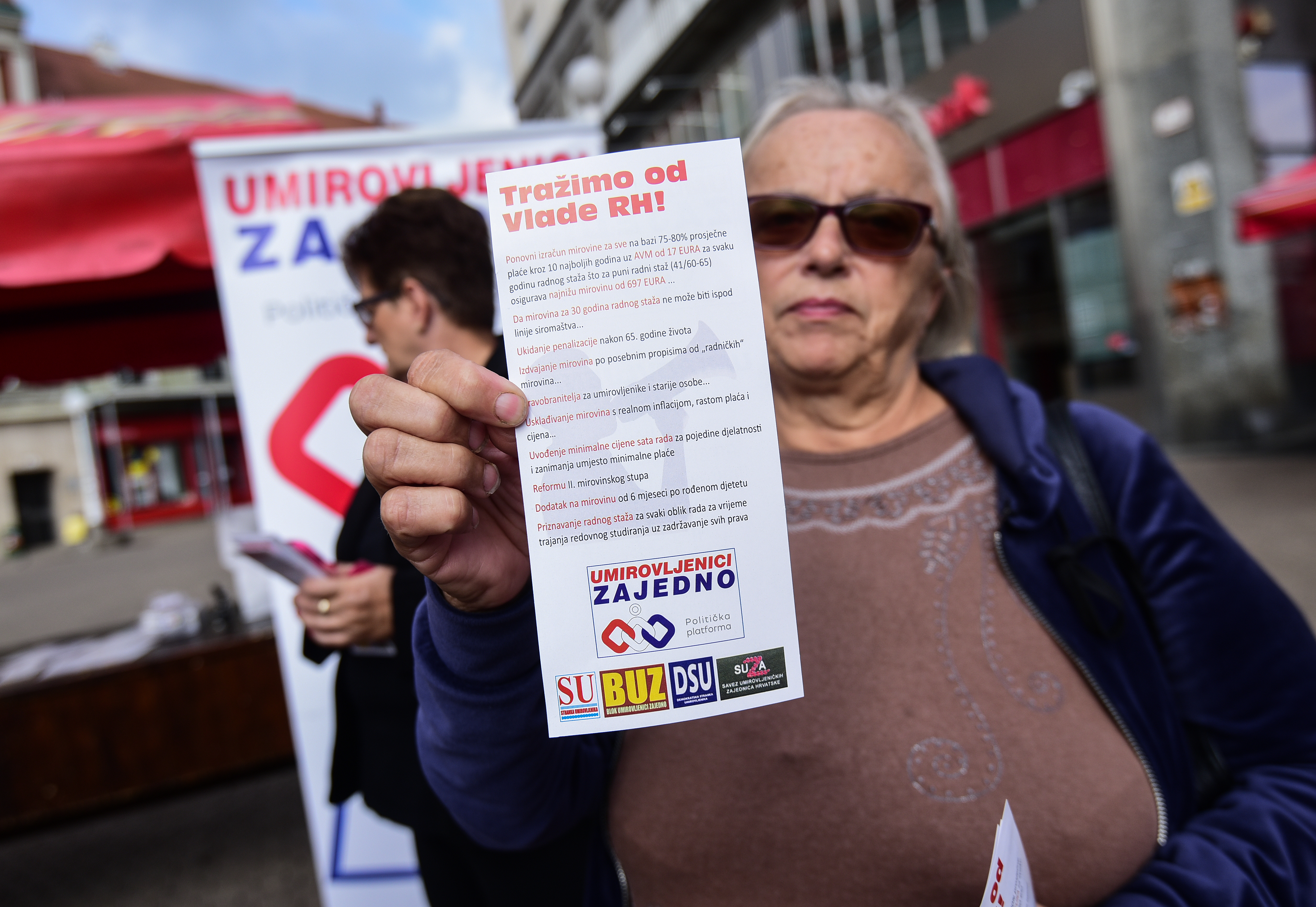 Zagreb: Na Međunarodni dan starijih osoba platforma Umirovljenici zajedno organizirala prosvjed