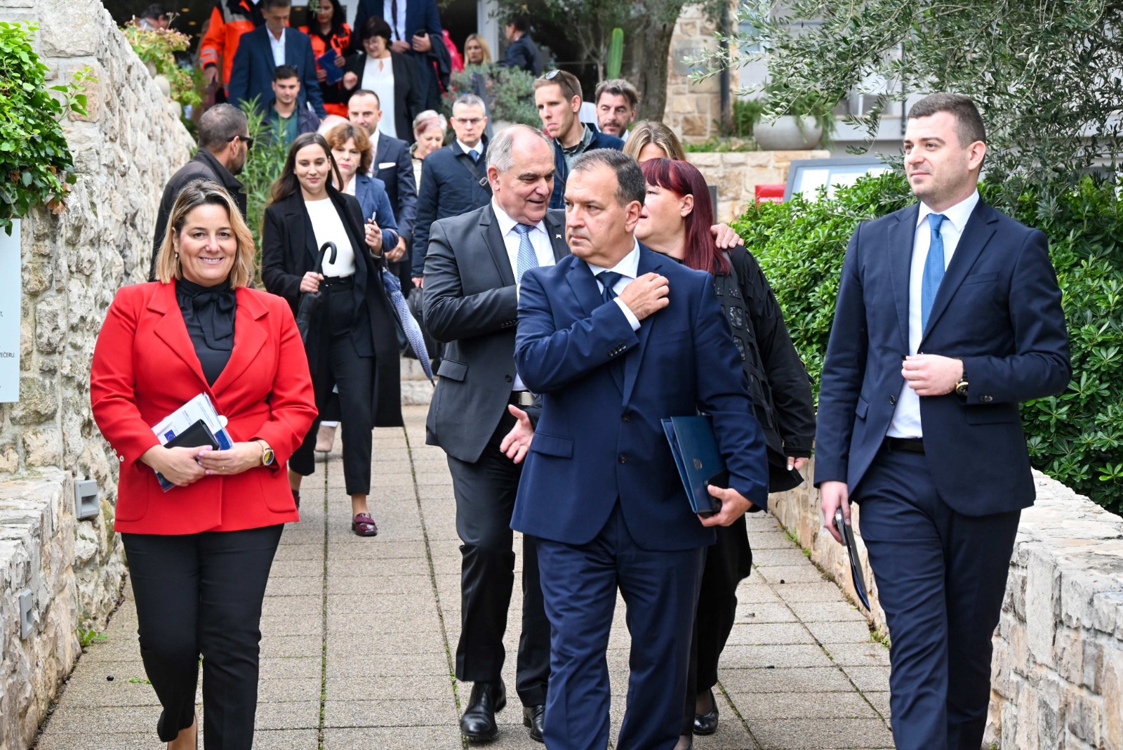 WhatsApp Image 2023-11-15 at 18.12.00 (1)