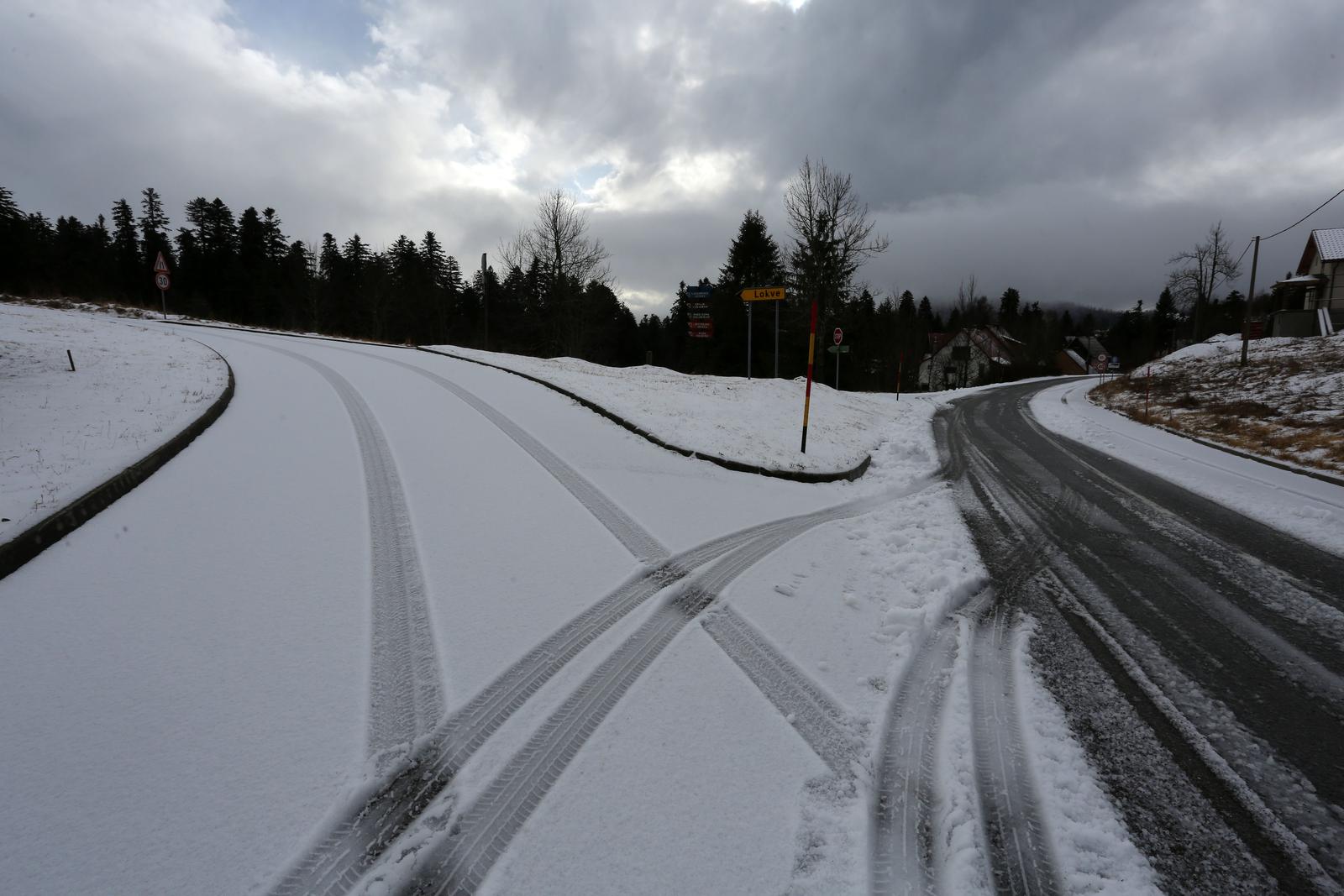 Snijeg zabijelio Crni Lug