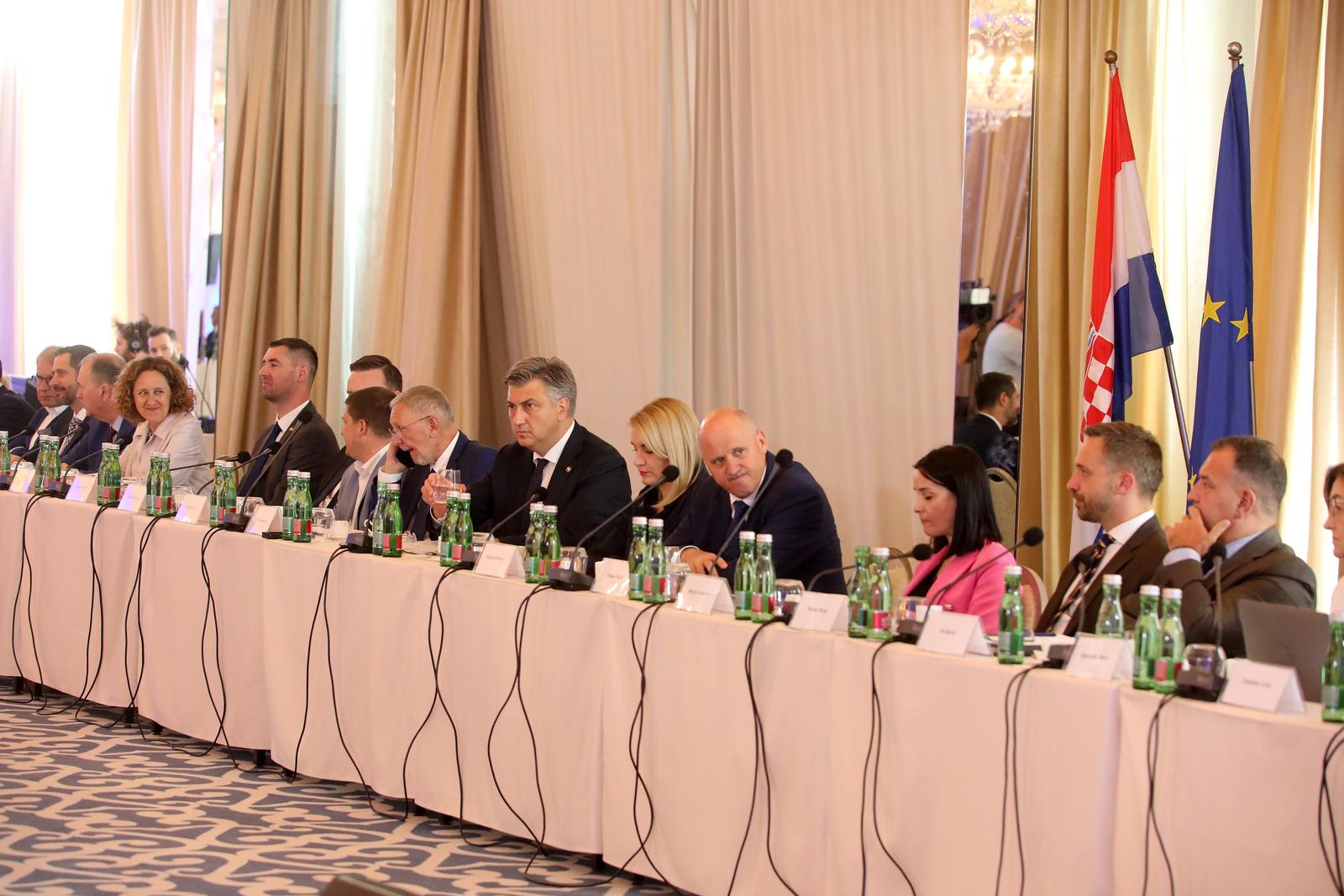 Plenković i ministri