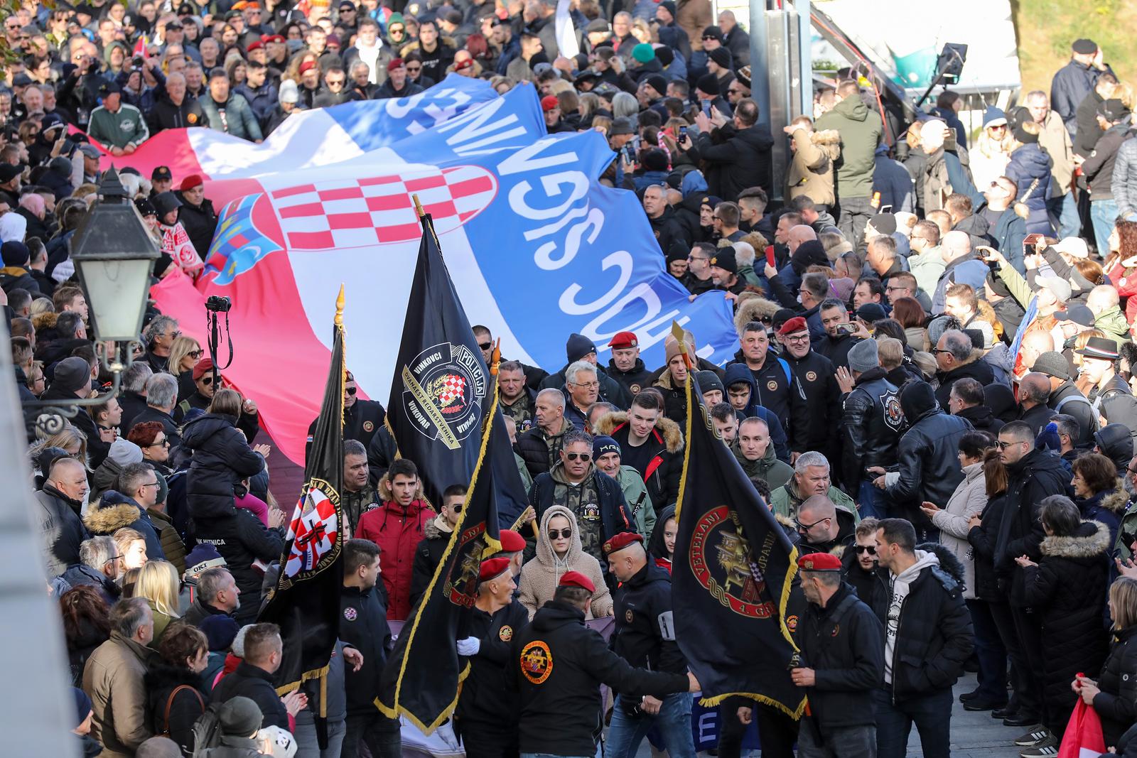 150 tisuća ljudi u najmasovnijoj koloni sjećanja u Vukovaru