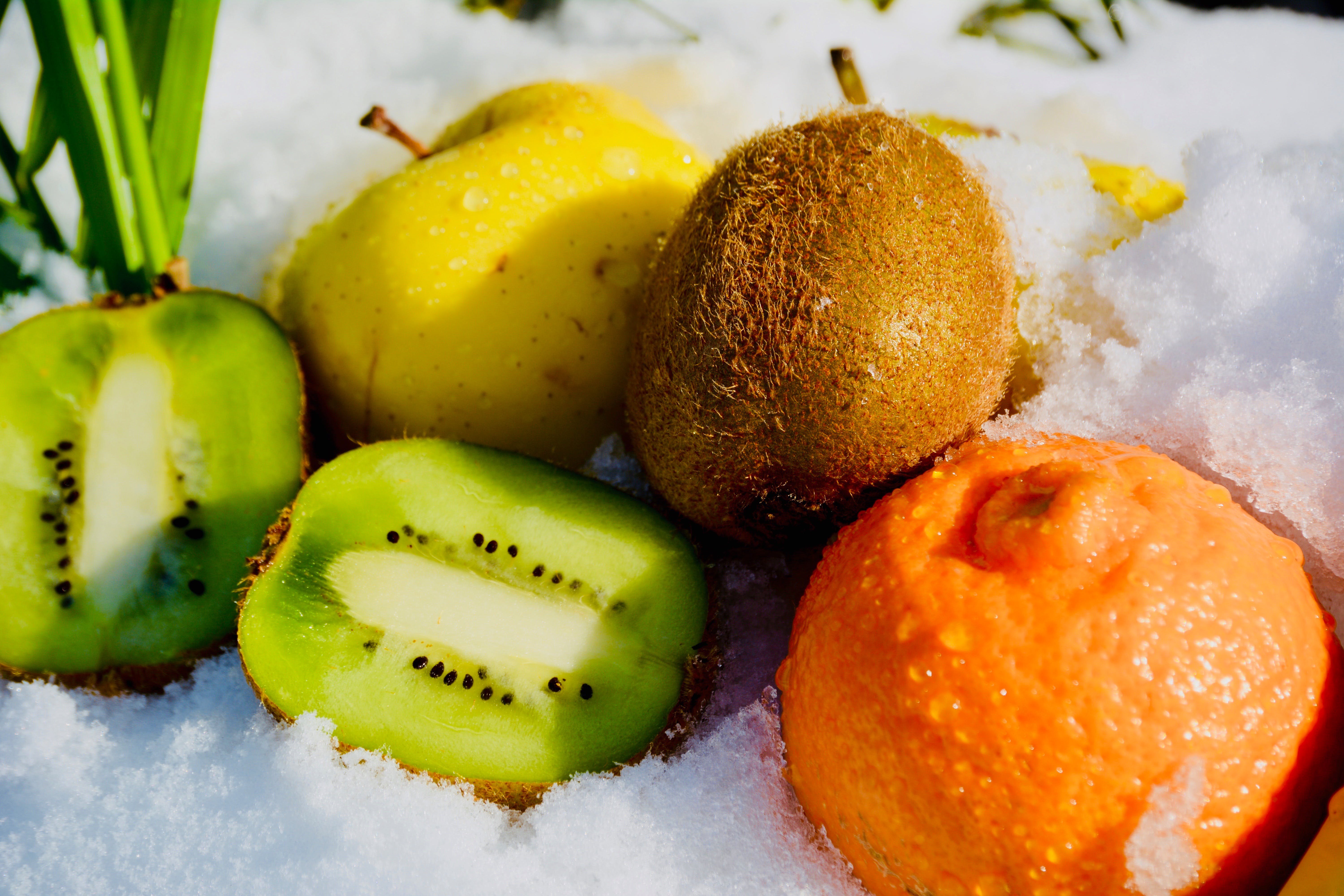 vitamin c, jabuka, naranča, kivi, kiwi, zima, snijeg