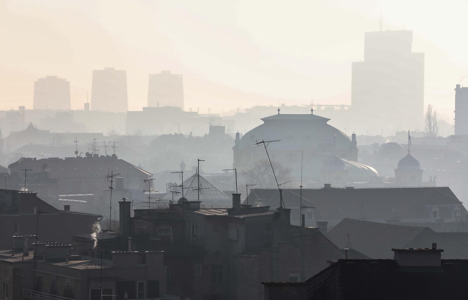 Zagreb: Panoramski pogled na Donji grad