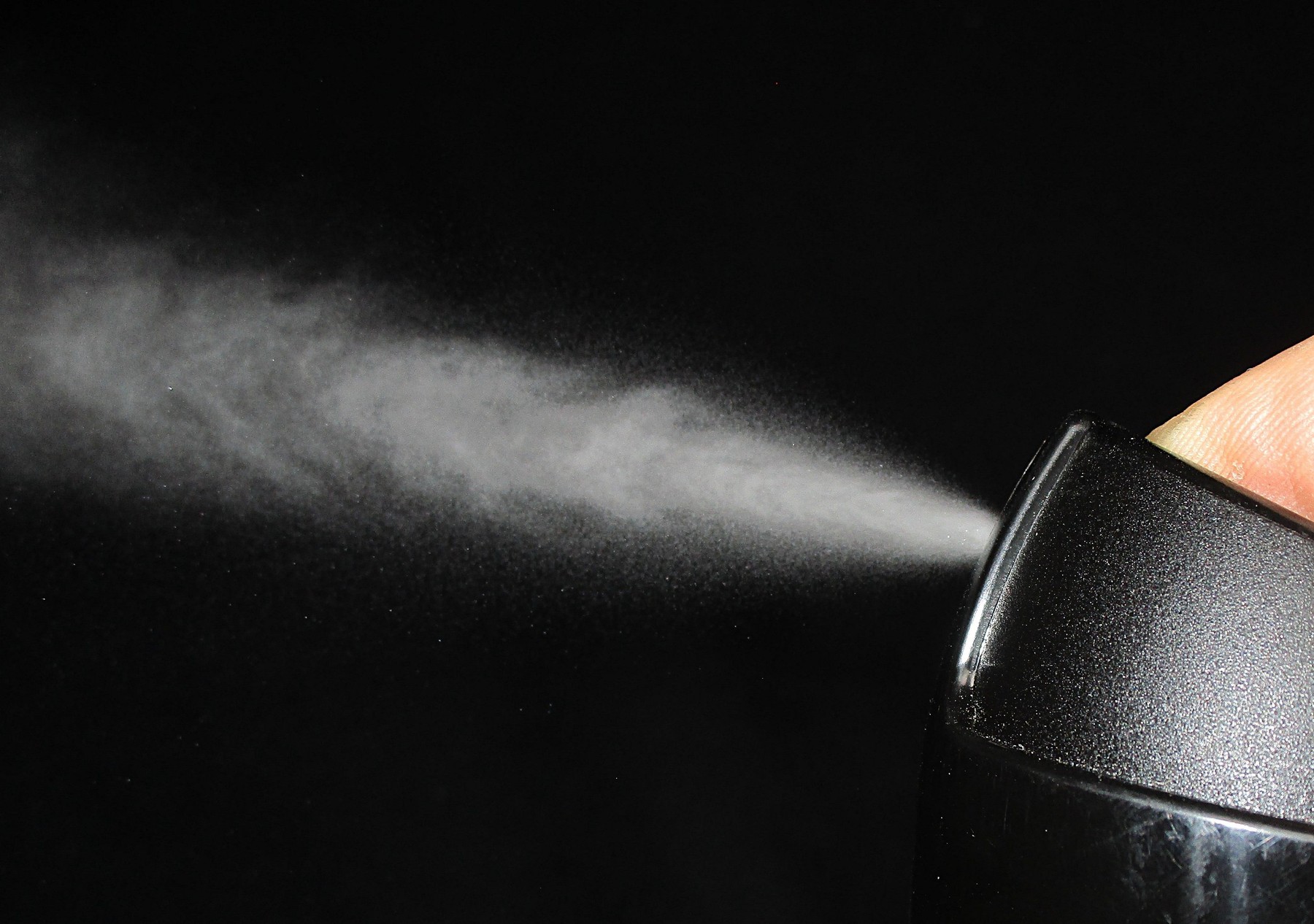 Spray deodorant splash