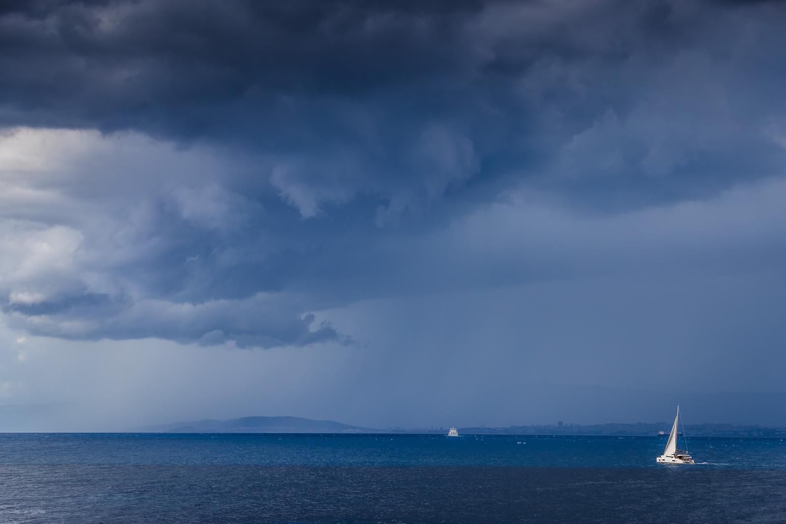 Olujni oblaci pred Splitom