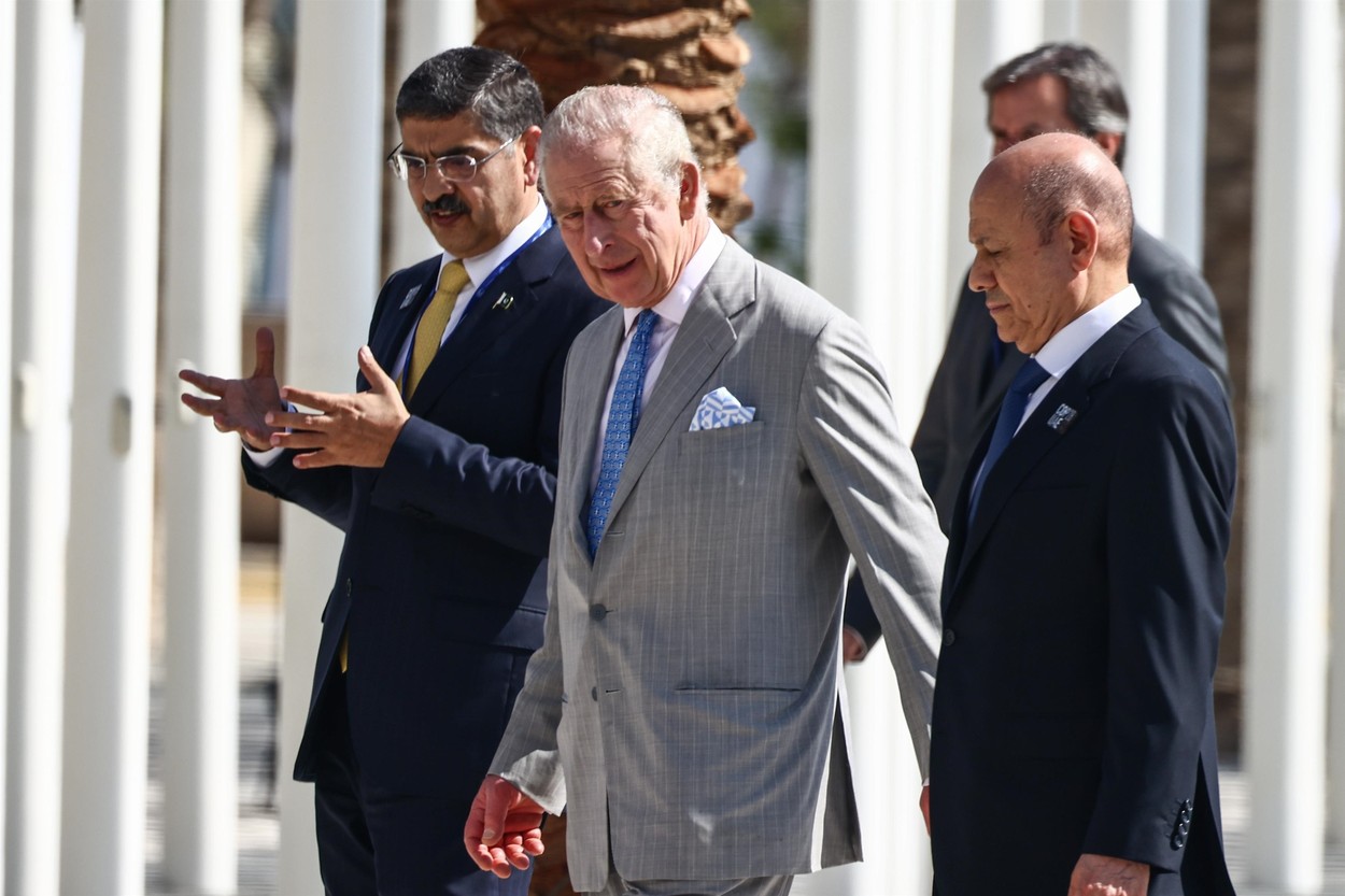 King Charles III and Pakistan prime minister at the COP28 in Dubai