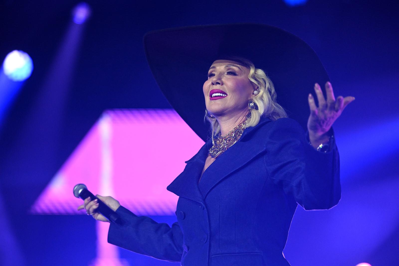 Zagreb:  Lepa Brena zapjevala s Aleksandrom Prijović