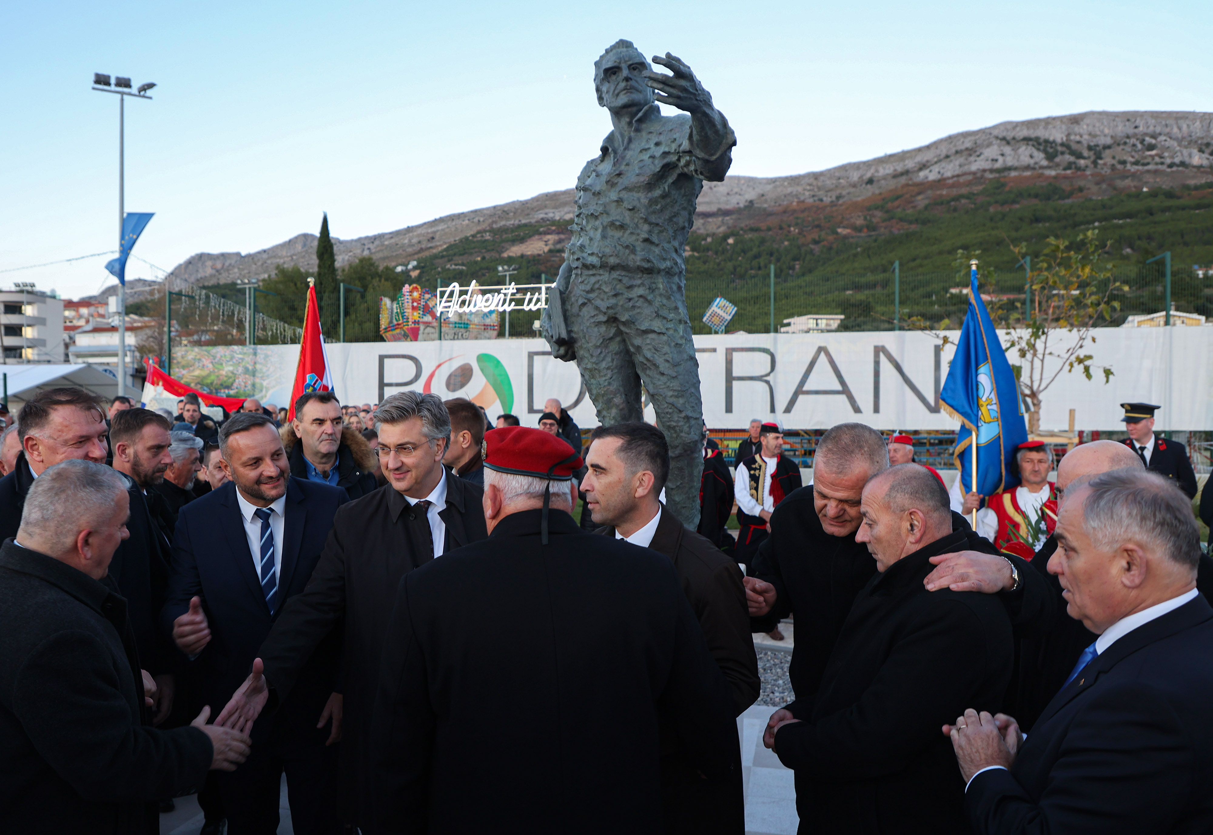 Franjo Tuđman, spomenik