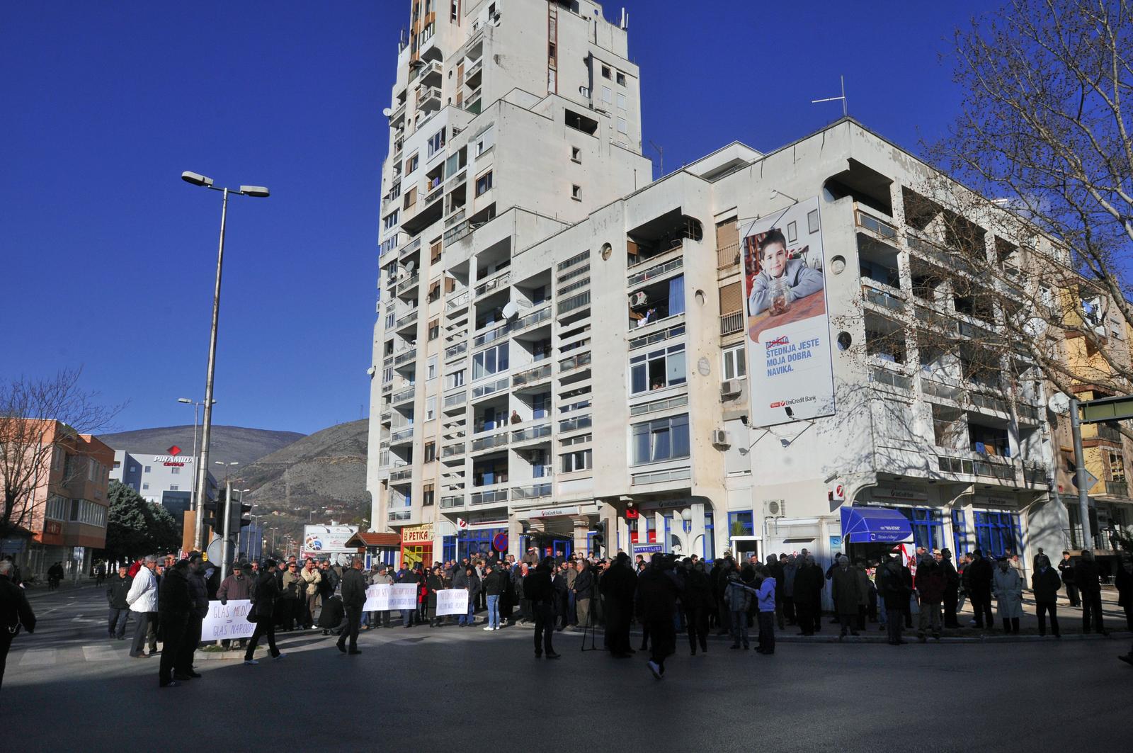 Mostar: Po?eo strajk medija, trajkai blokirali Aveniju