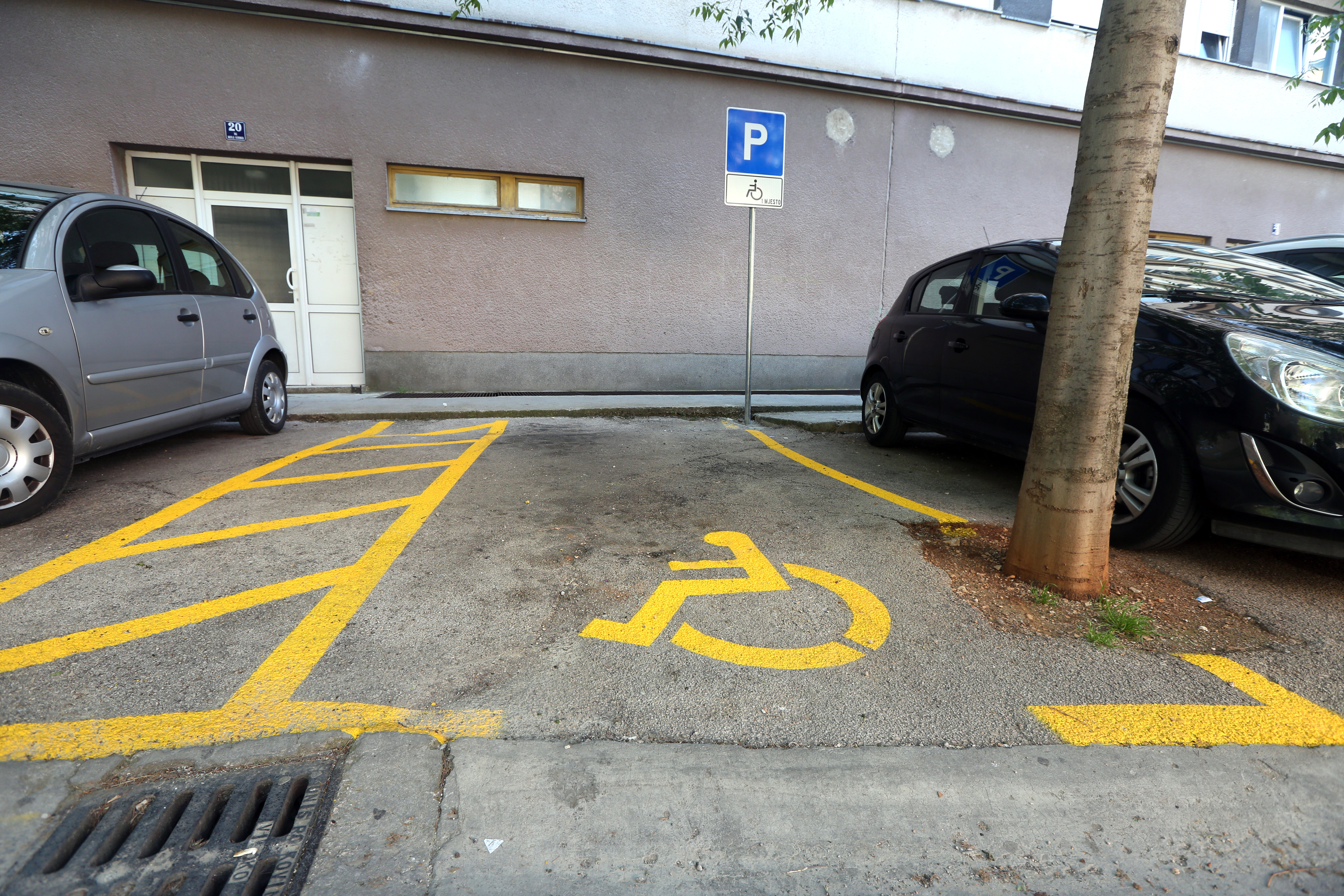 Parkirno mjesto za invalide
