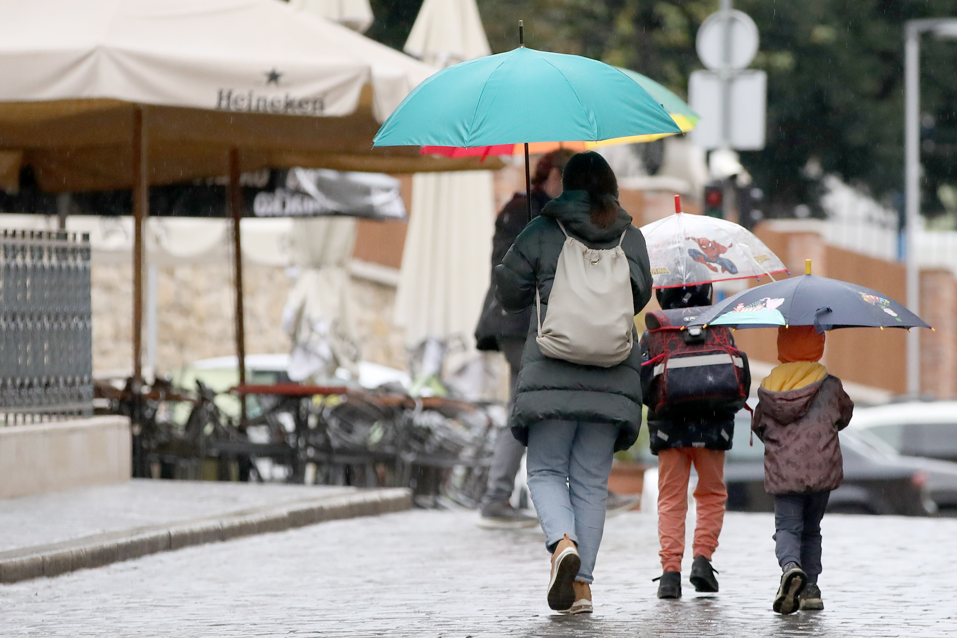Zagreb: Danas posvuda kiša, sutra u najvišem gorju moguće i snježne pahulje