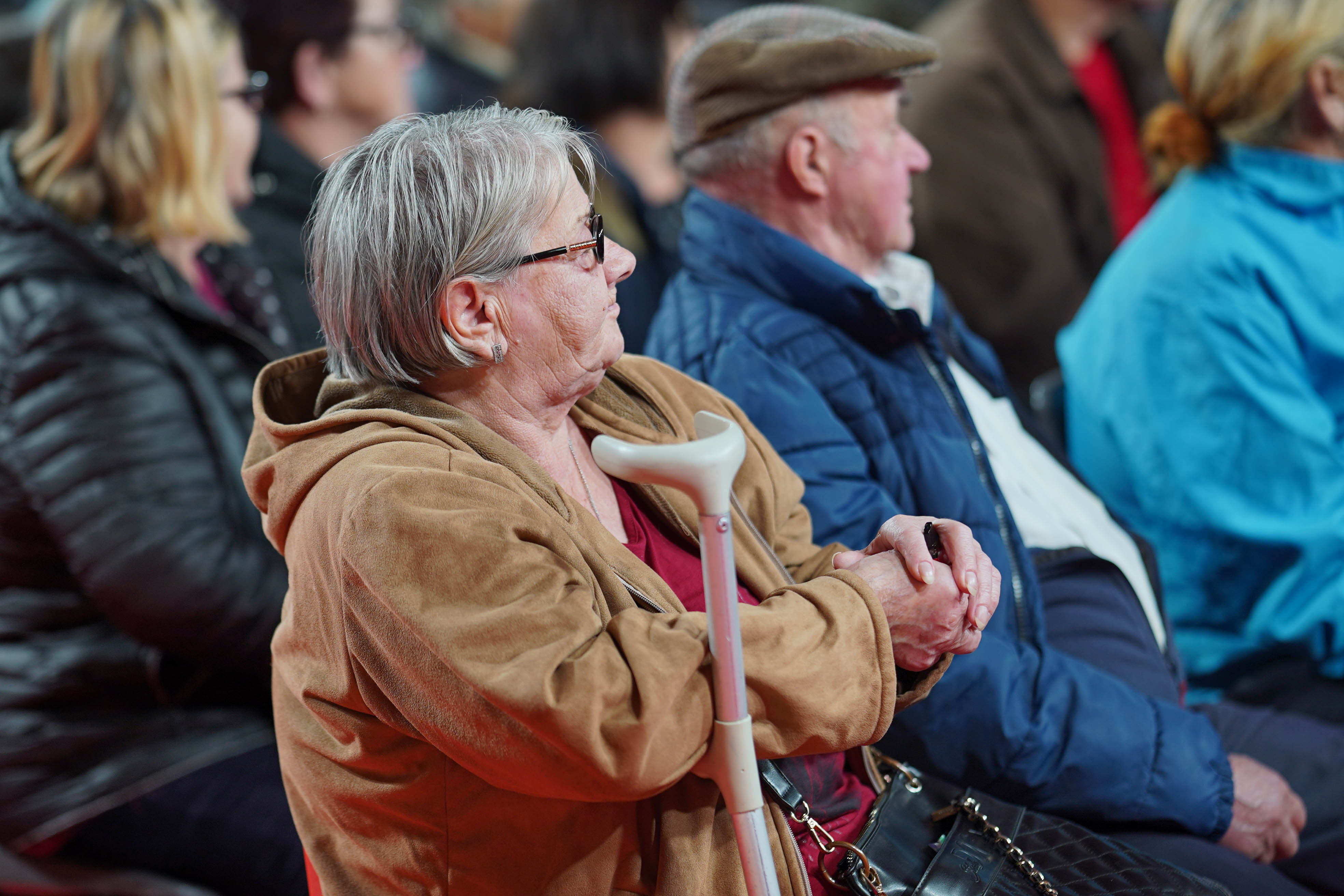 Banja Luka: Gradonačelnik Stanivuković dijelio besplatne karte za javni prijevoz umirovljenicima