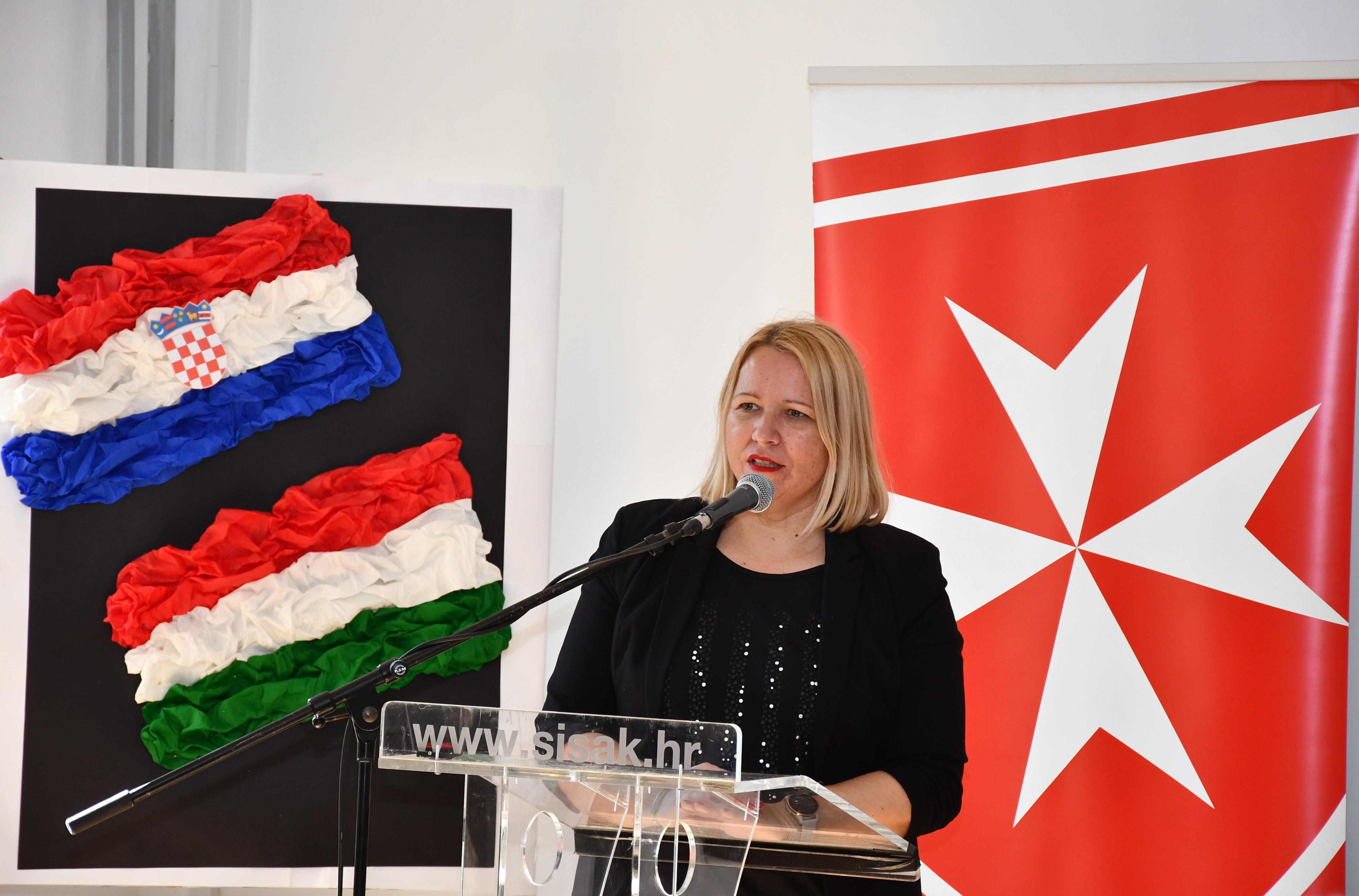 Ministar Grlić-Radman s mađarskim kolegom na svečanosti otvorenja obnovljene Područne škole Topolovac