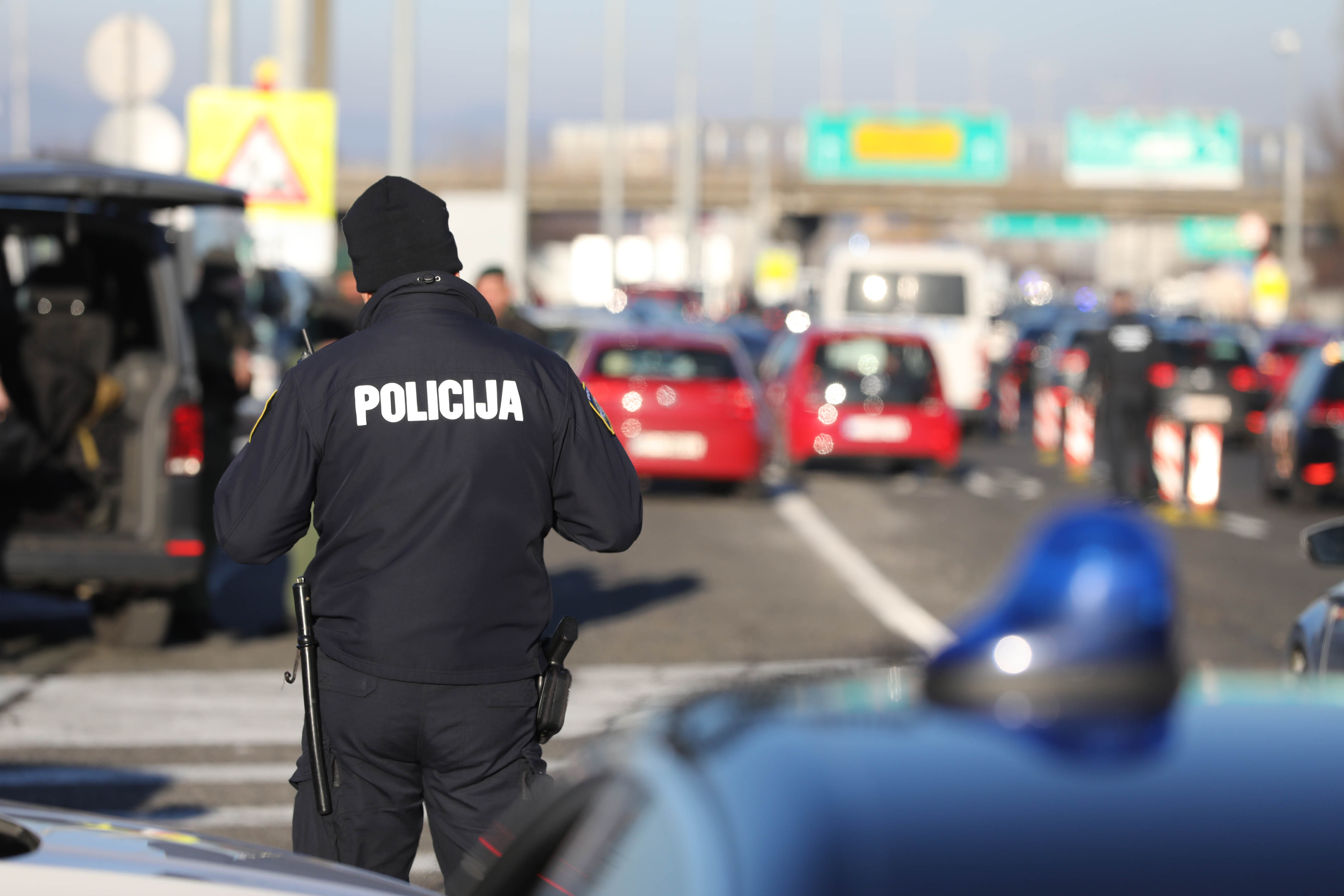policija