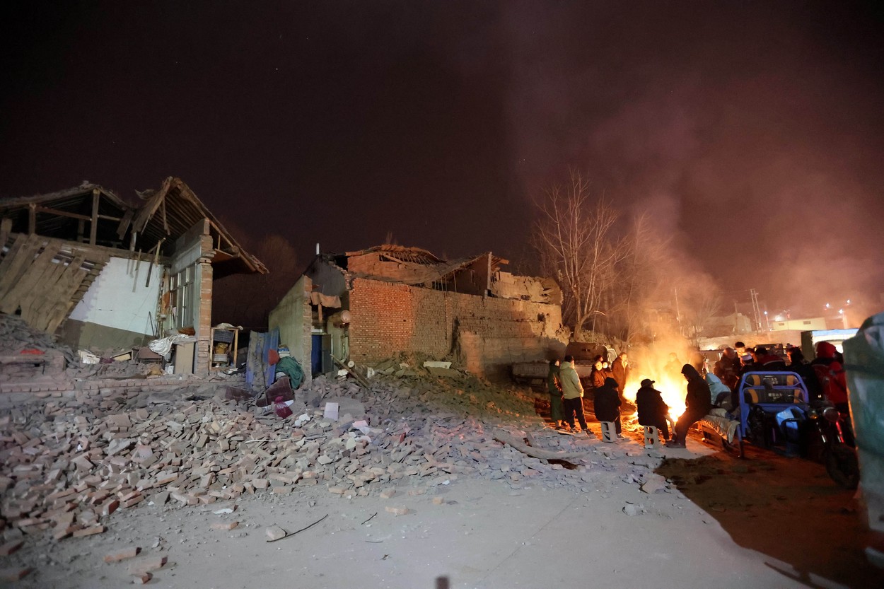 More than 100 people killed in earthquake in northwest China