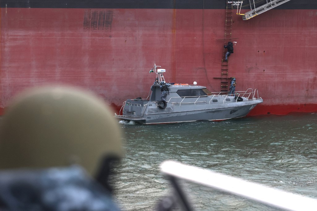 brod, vojnici, ratni brod