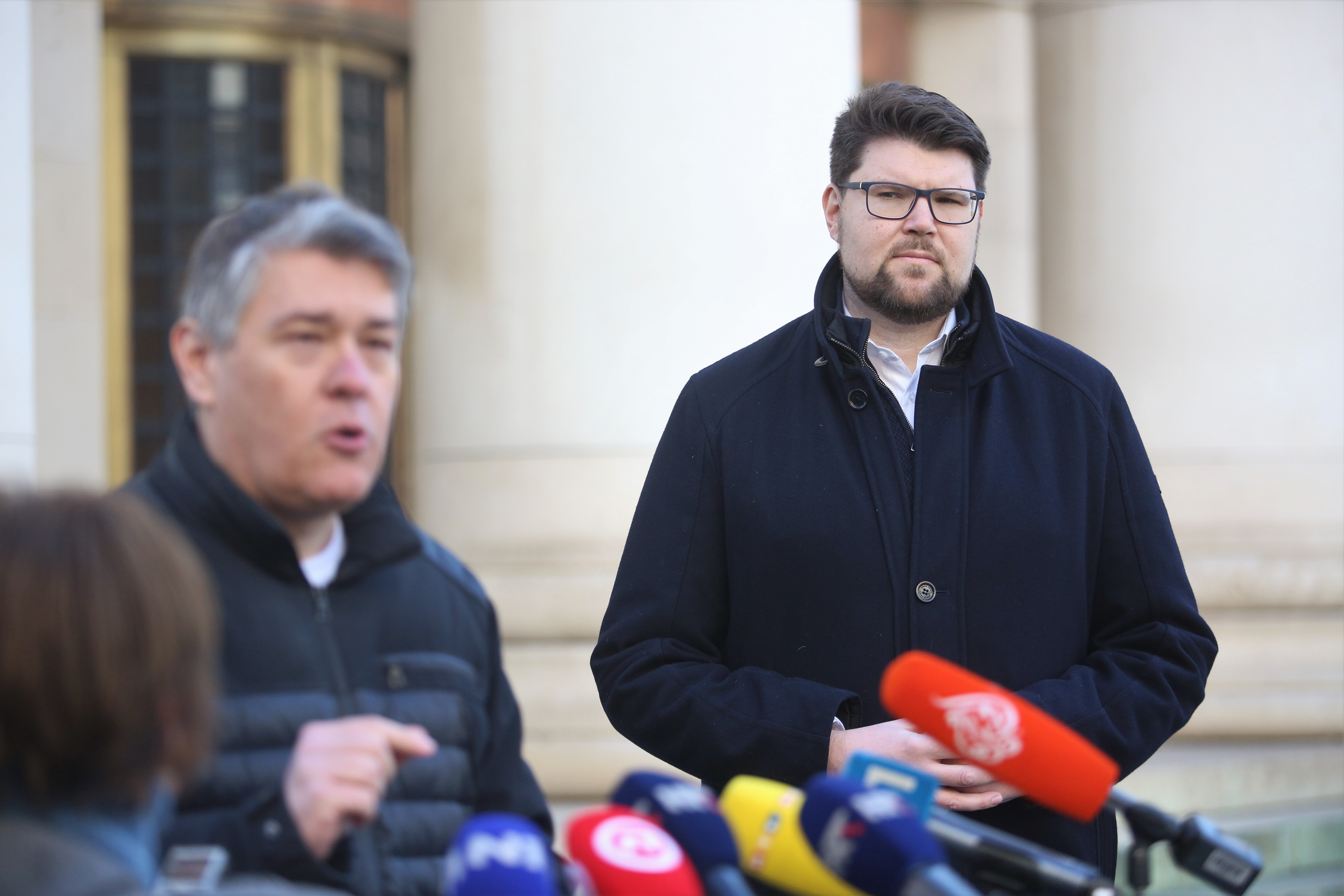 Zagreb: Peđa Grbin, Sandra Benčić i Boris Lalovac obratili se medijima ispred HNB-a