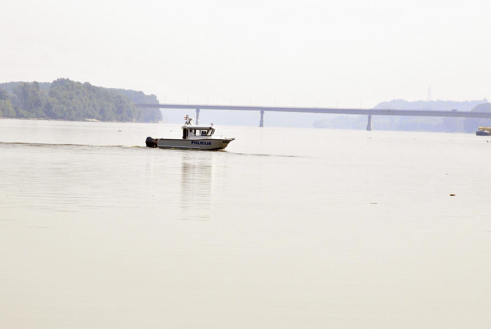 Ilok, Dunav, policija