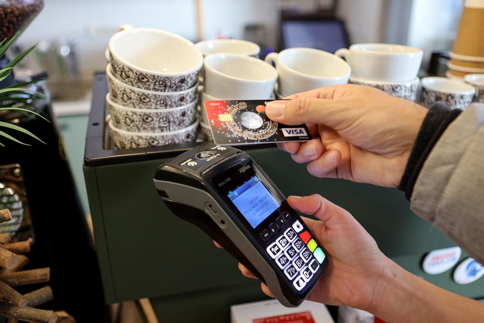 Zadar: S prvim danom nove godine konobaru se može ostaviti napojnica i putem kartice