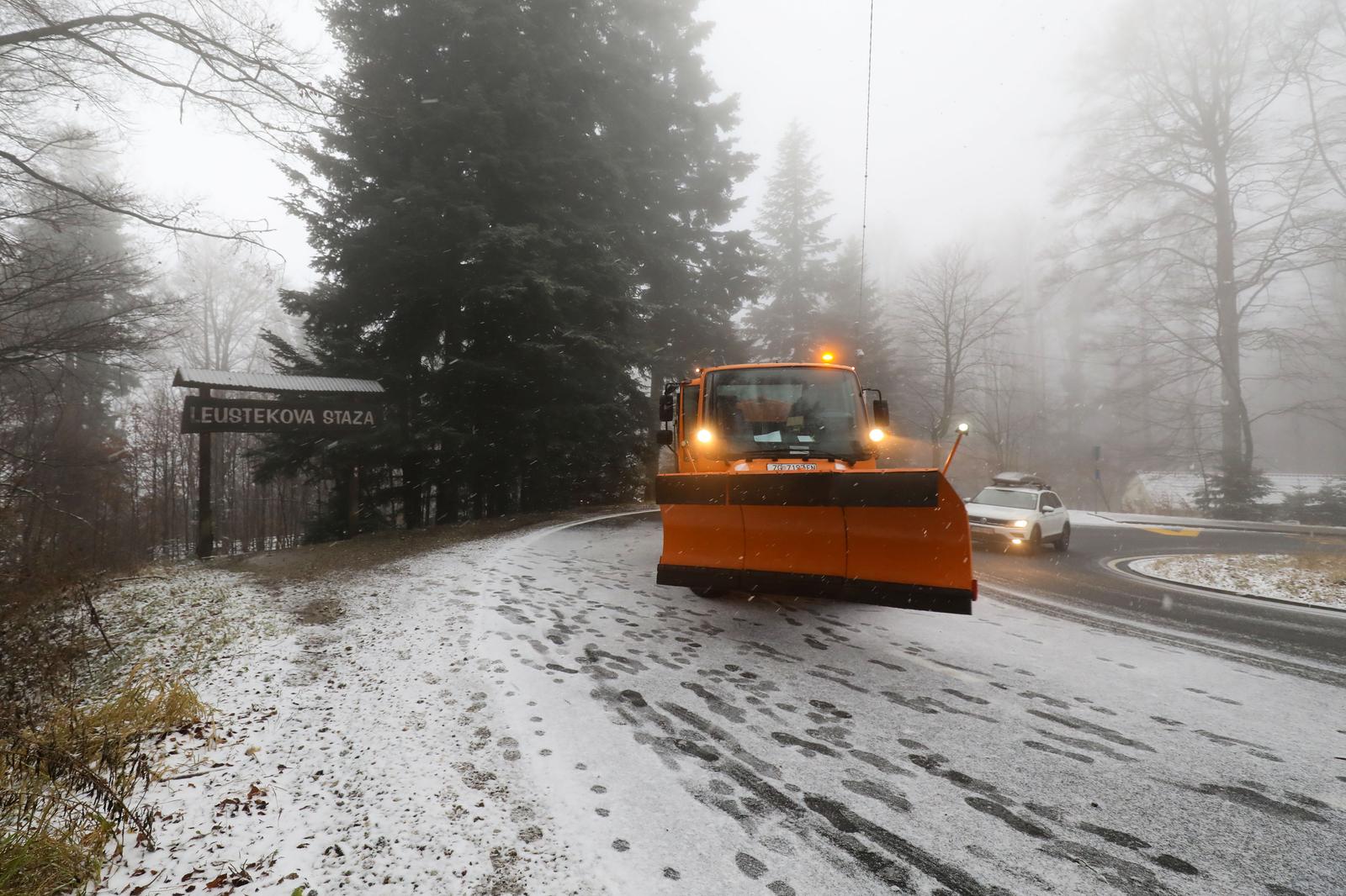 Prvi ovogodišnji snijeg zabijelio je Sljeme