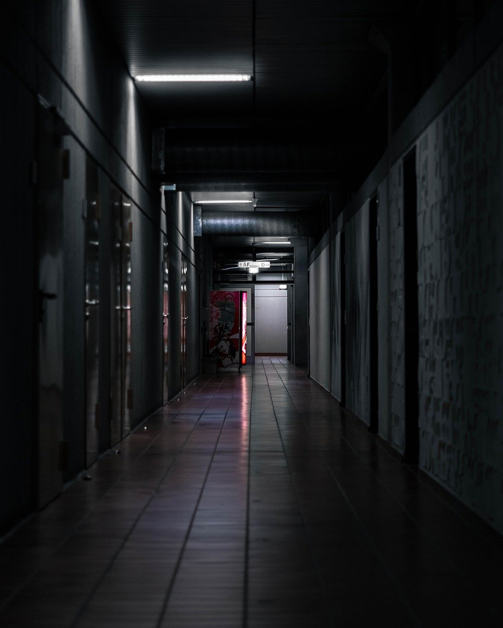 corridor-7704906_1280