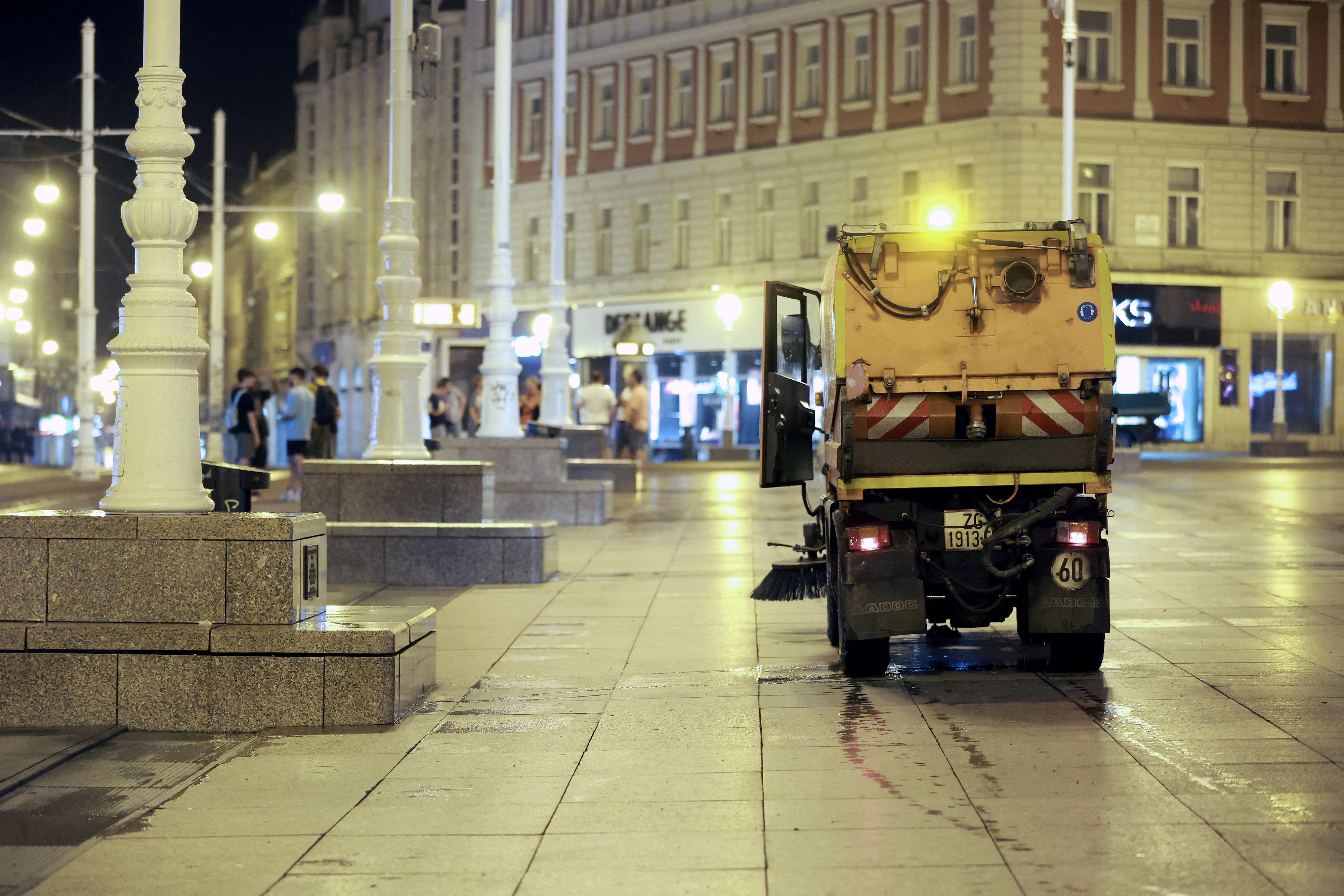 Zagreb: U centru grada mirno i pod kontrolom policije