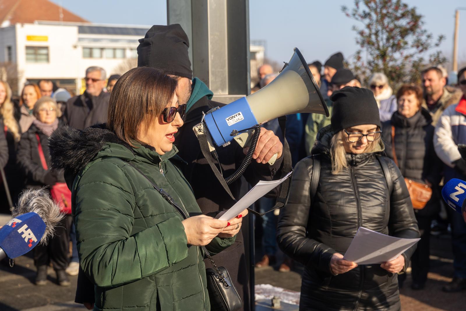 Vukovar: Prosvjed roditelja pretučenih mladića i Vukovaraca zbog nasilja u gradu