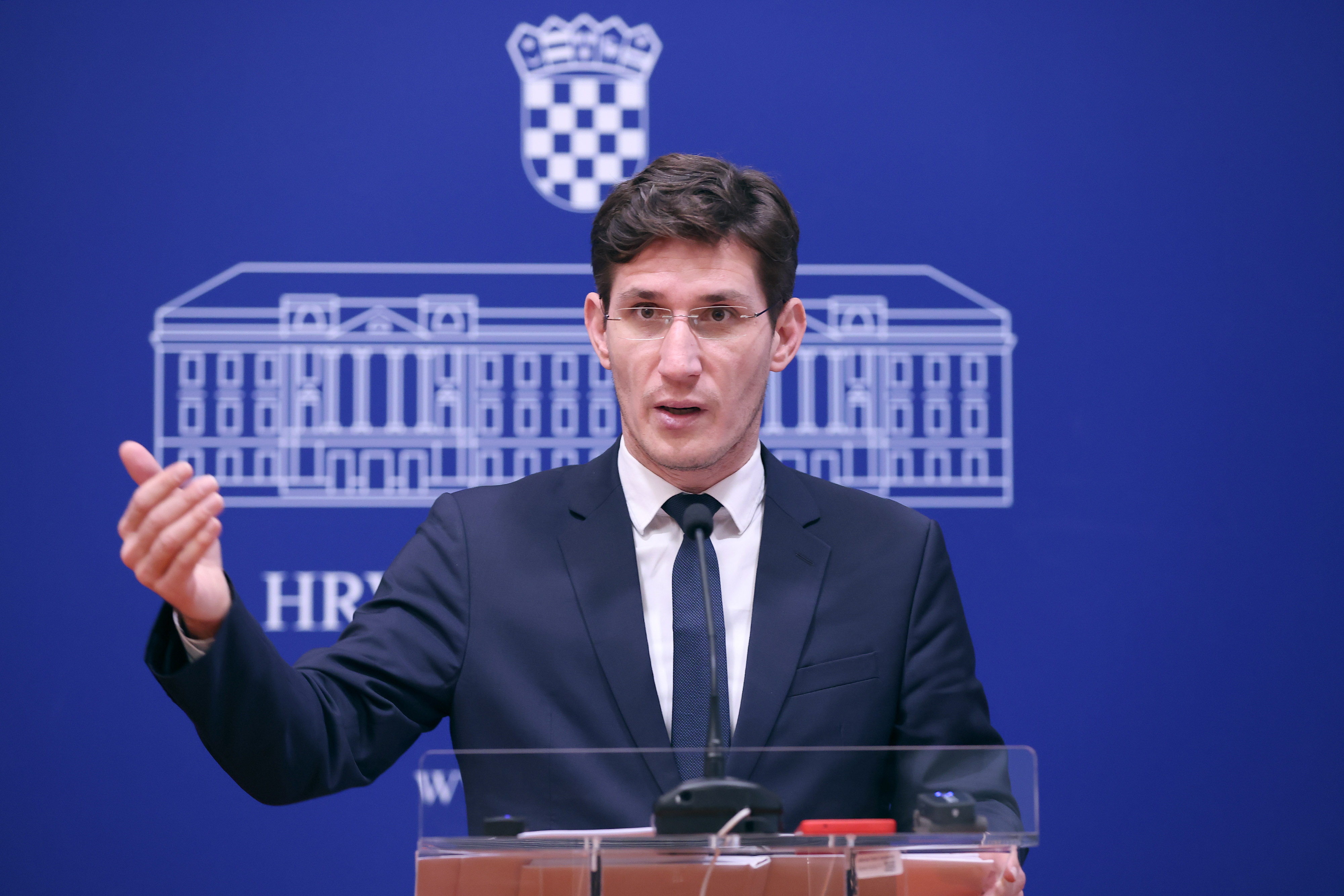 Zagreb: Zvonimir Troskot o  HEP-ovim donacijama prema općini Jelsa