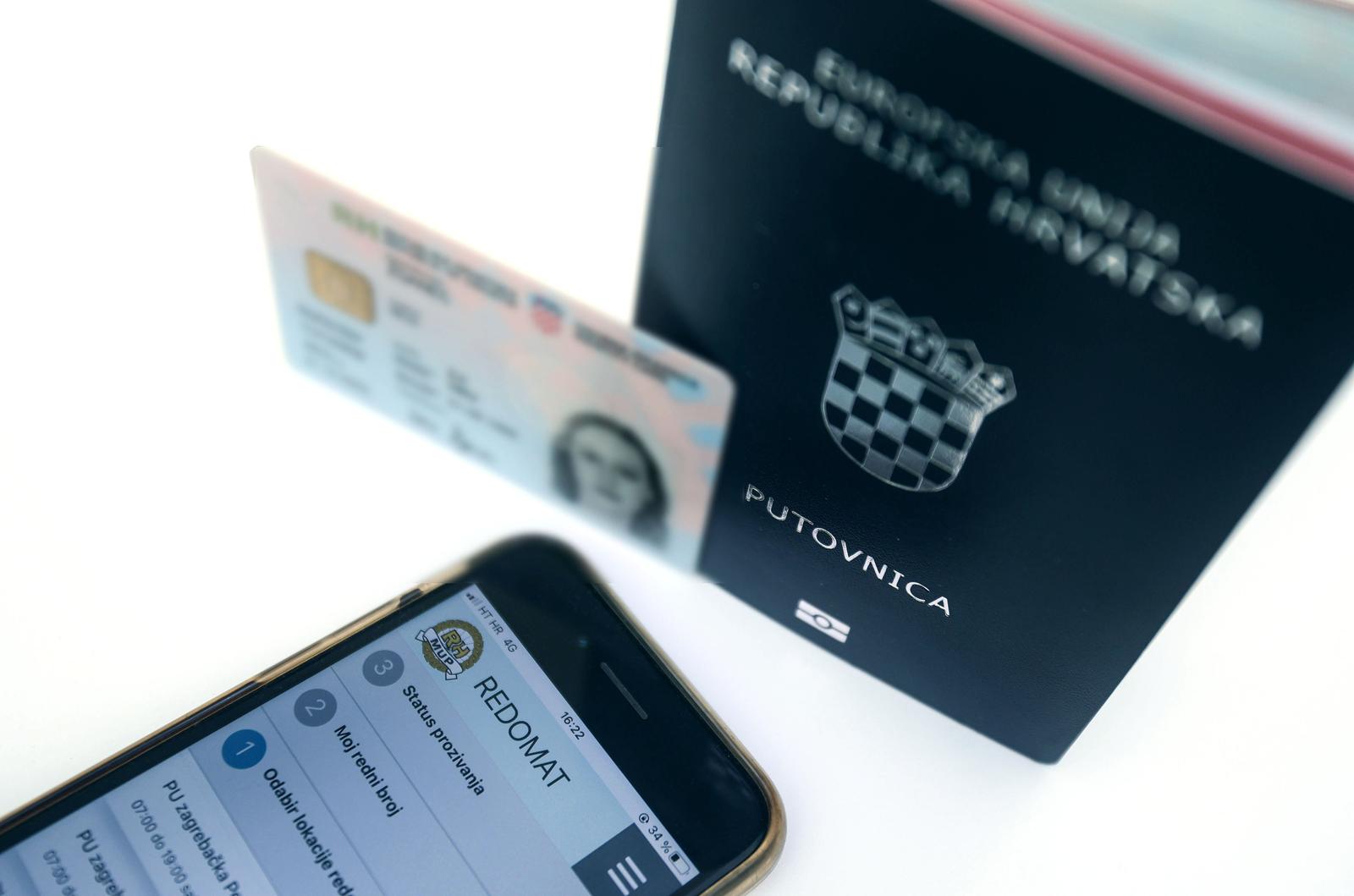 Policija pozvala građane da zamijene istekle osobne iskaznice kako bi se izbjegle gužve