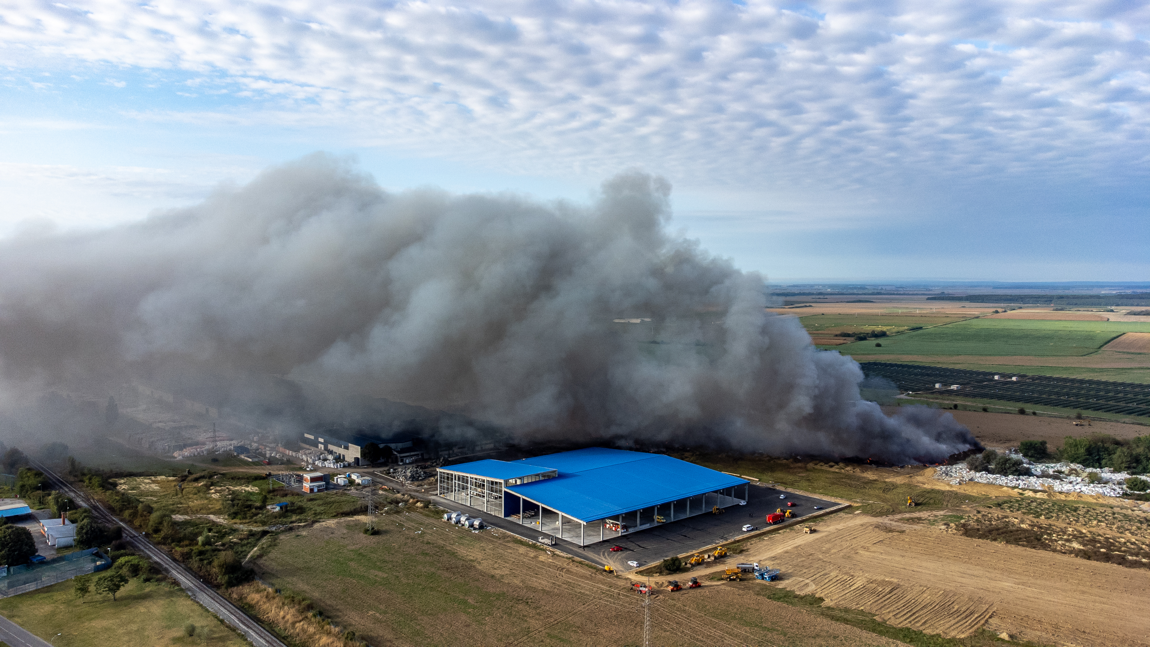 Ovako je izgledao ogromni požar koji je u listopadu izbio u osječkoj tvrtki za preradu plastike "Drava International"