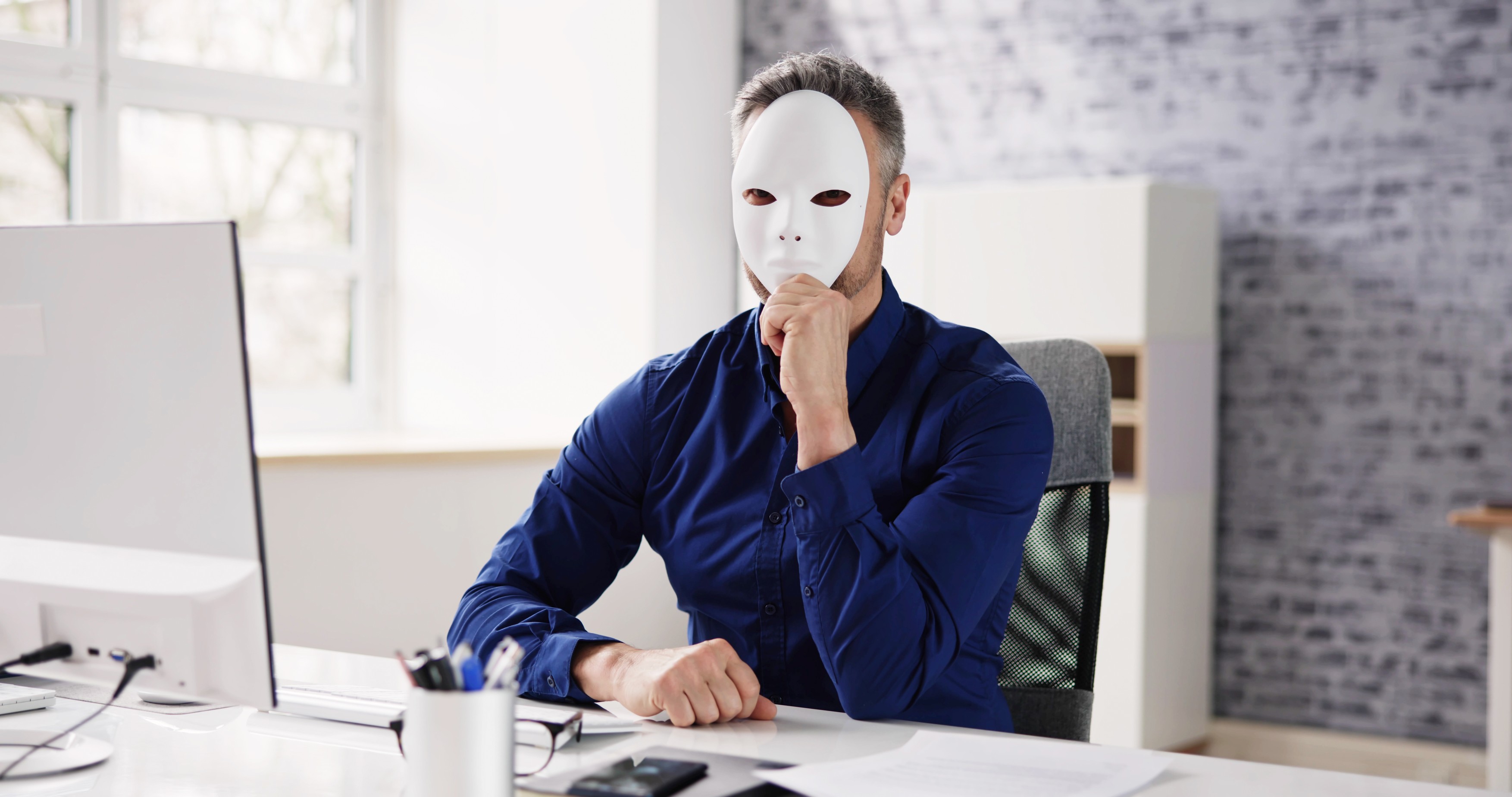 zao čovjek, maska, lažni karakter