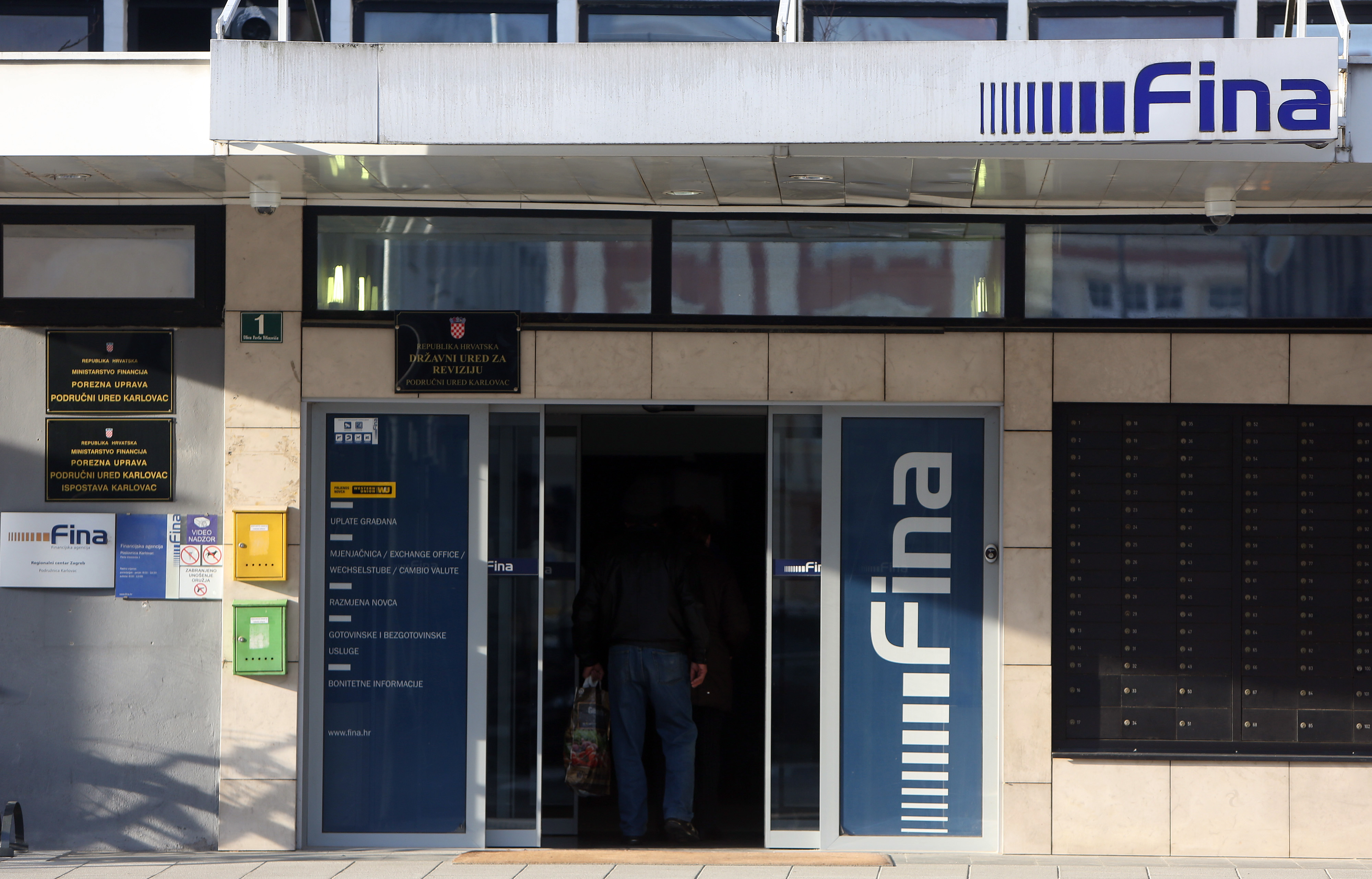 Karlovac: Poslovnica Fina-e u Vitezi?evoj ulici