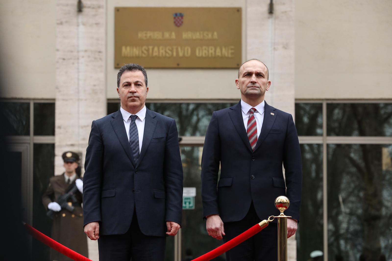 Ivan Anušić i Niko Peleshi