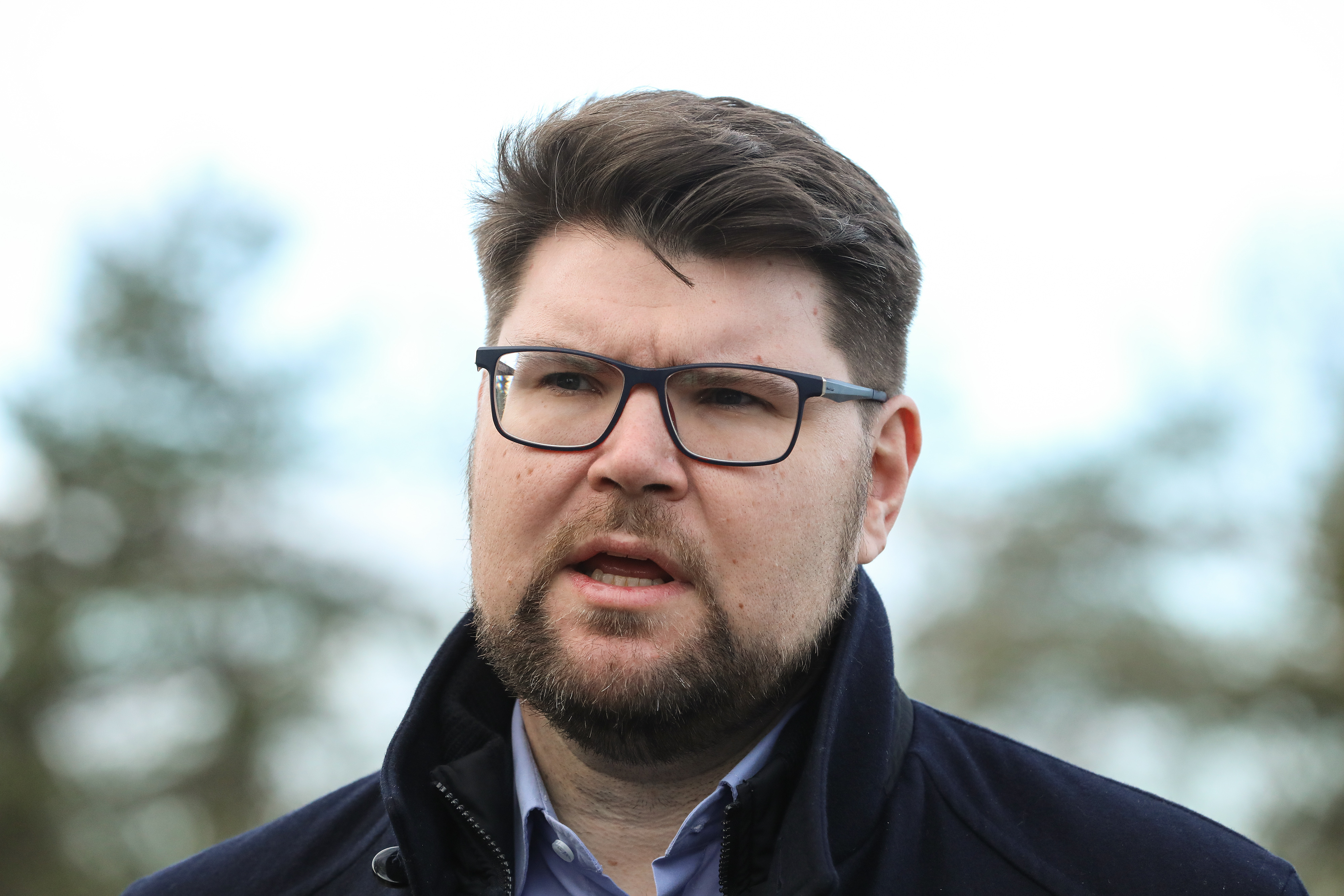 Zagreb: Peđa Grbin na Mirogoju s izaslanstvom SDP-a položio vijenac i odao počast žrtvama holokausta