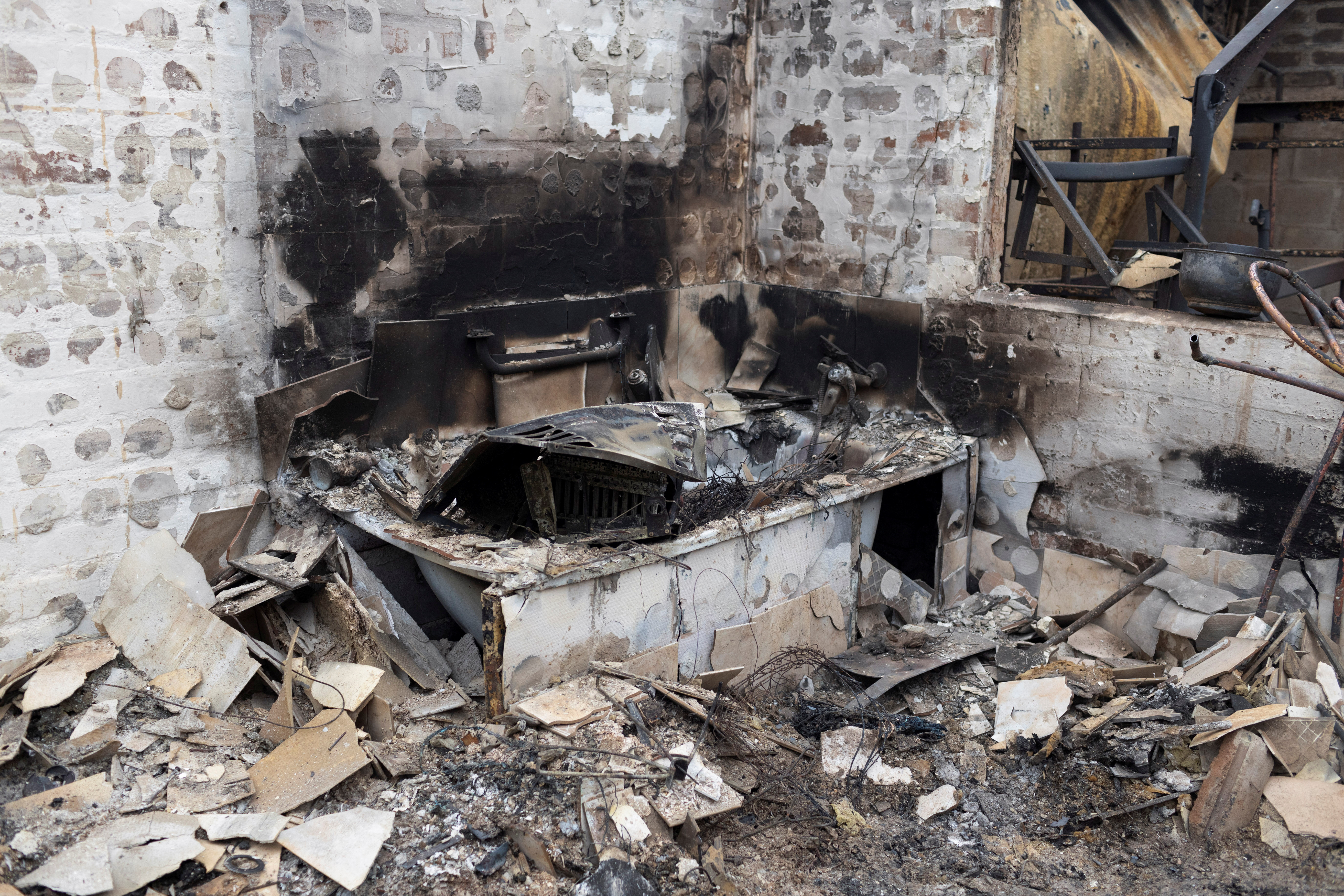 čile, Raging forest fires turn deadly in Chile