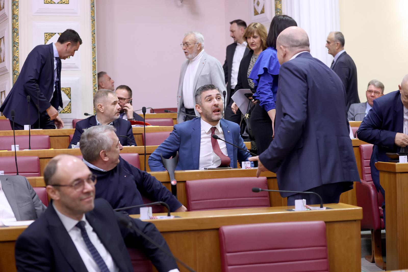 Zagreb: Sabor glasuje o Ivanu Turudicu