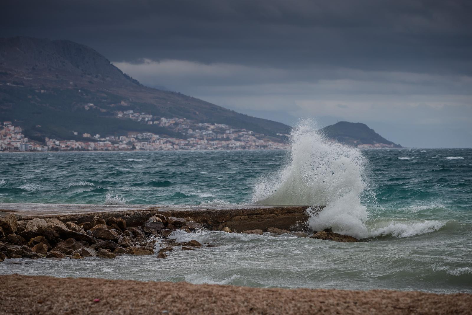 Split: Olujno jugo na plaži Duilovo