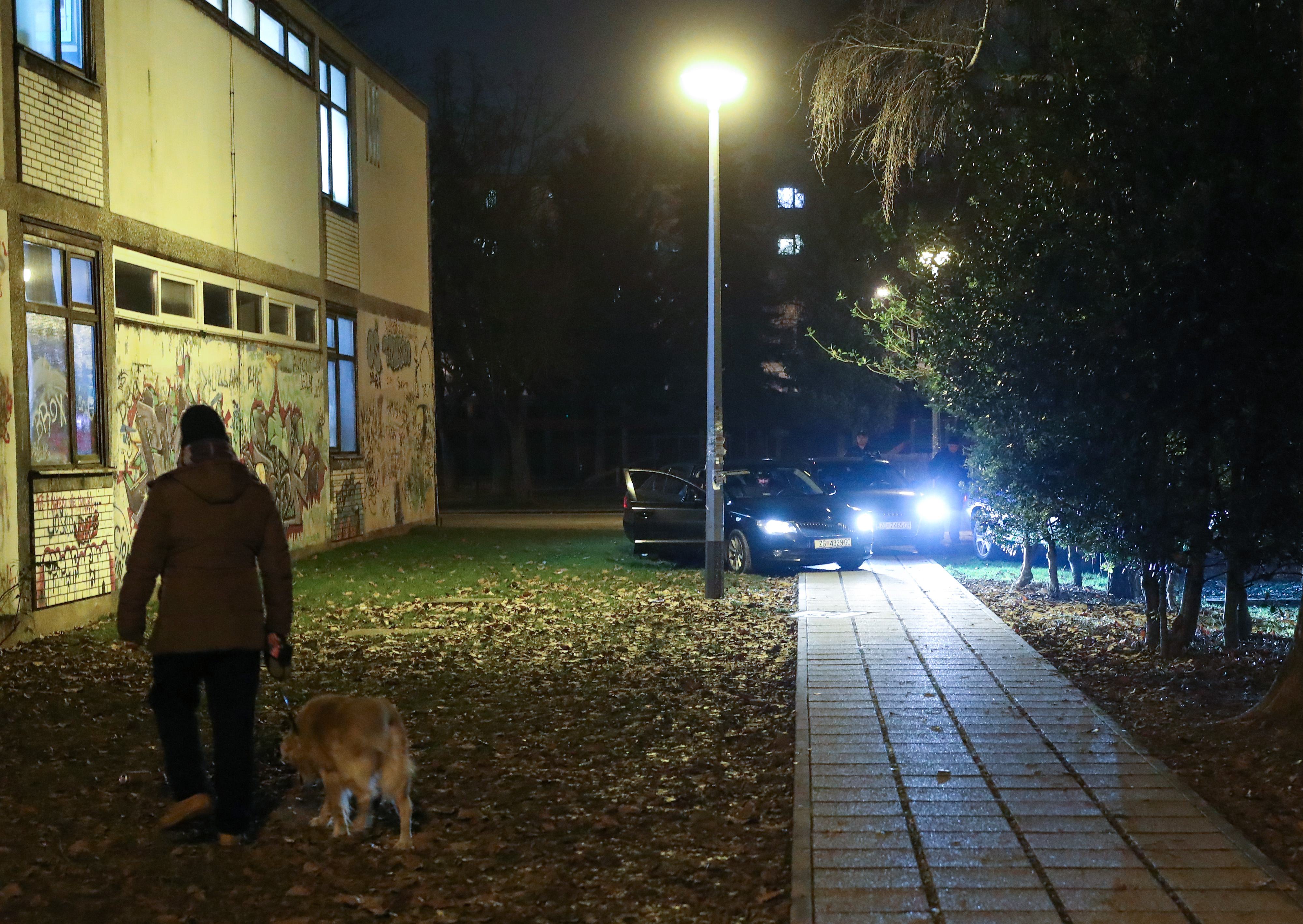 Zagreb: Policijska potjera za vozilom završila ispred Osnovne škole Trnsko