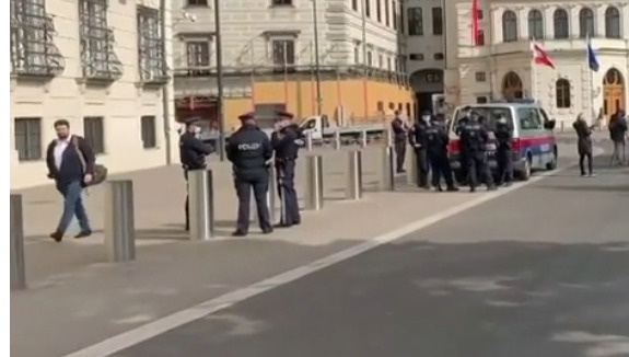 1708260053-Policija-austrija