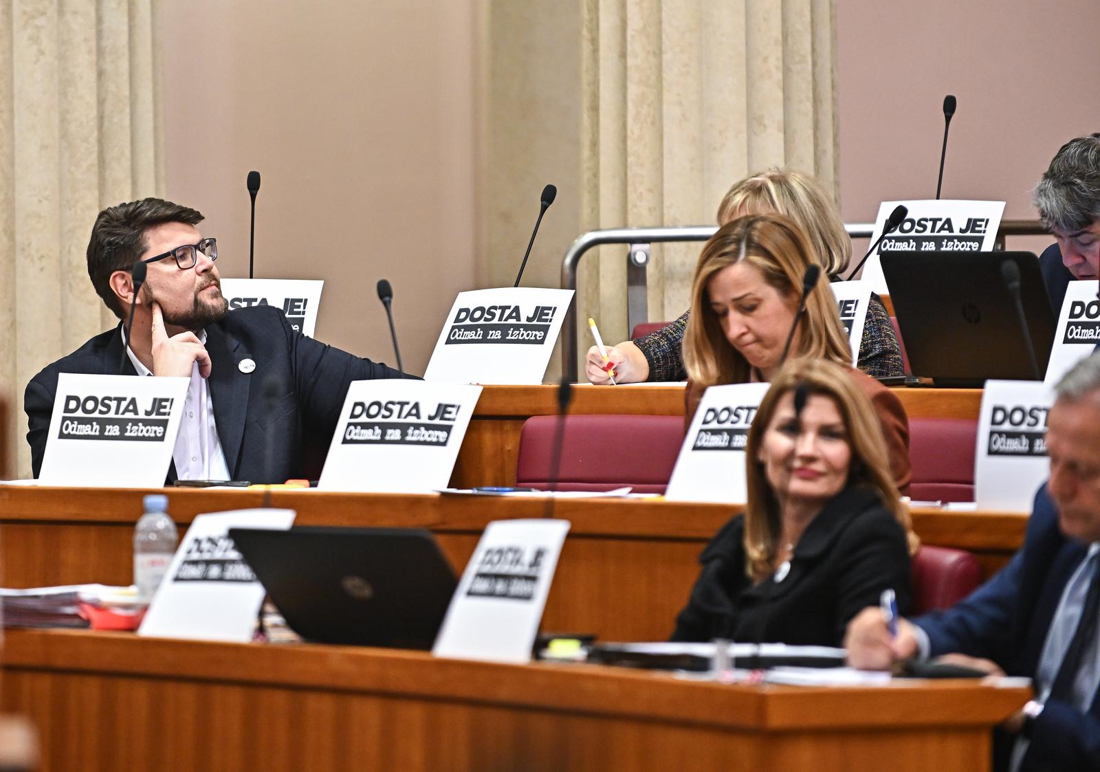 Sabor raspravlja o SDP-ovu prijedlogu da se raspusti i raspišu novi izbori