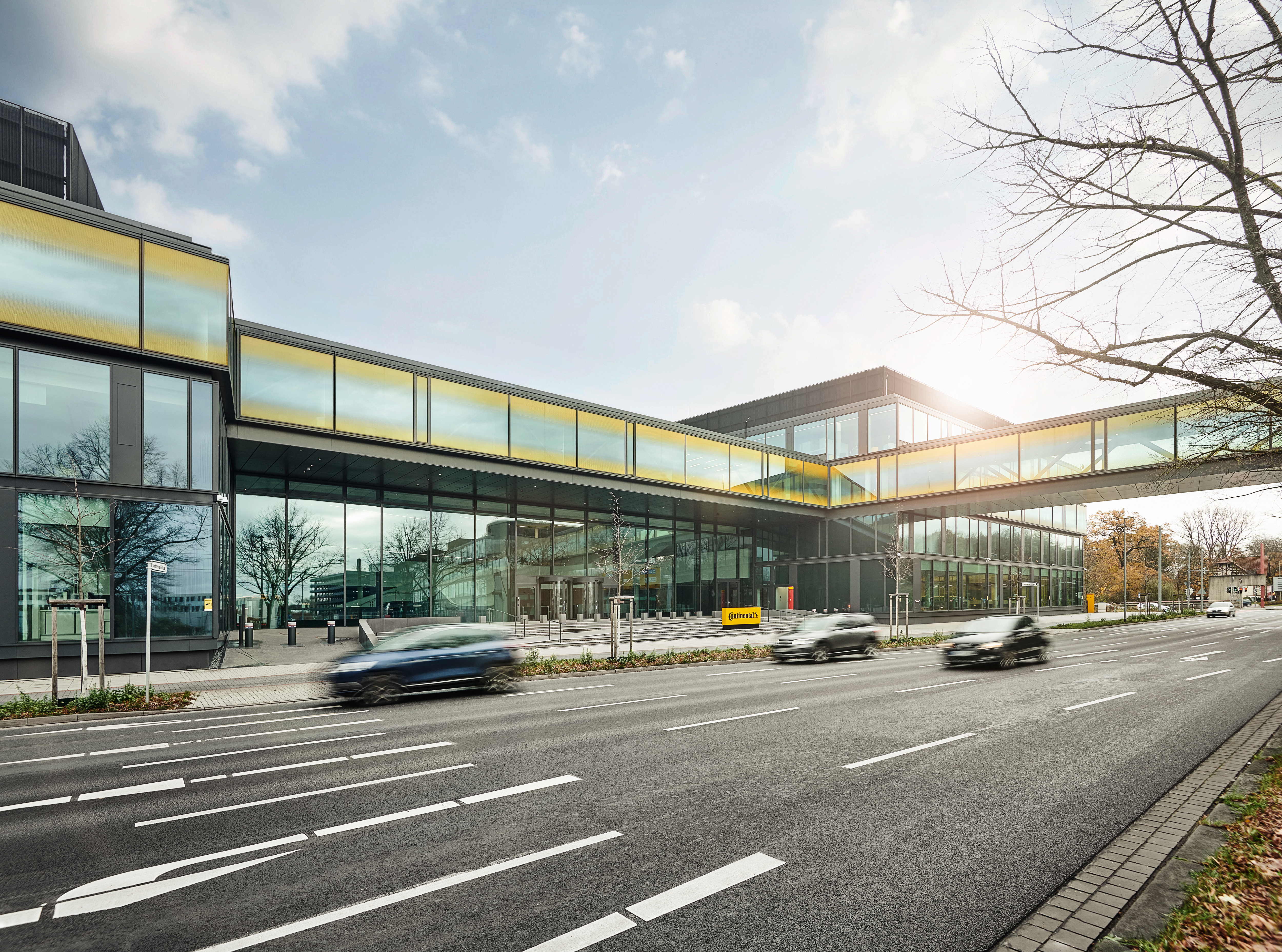 Continental_PKF9220_sRGB