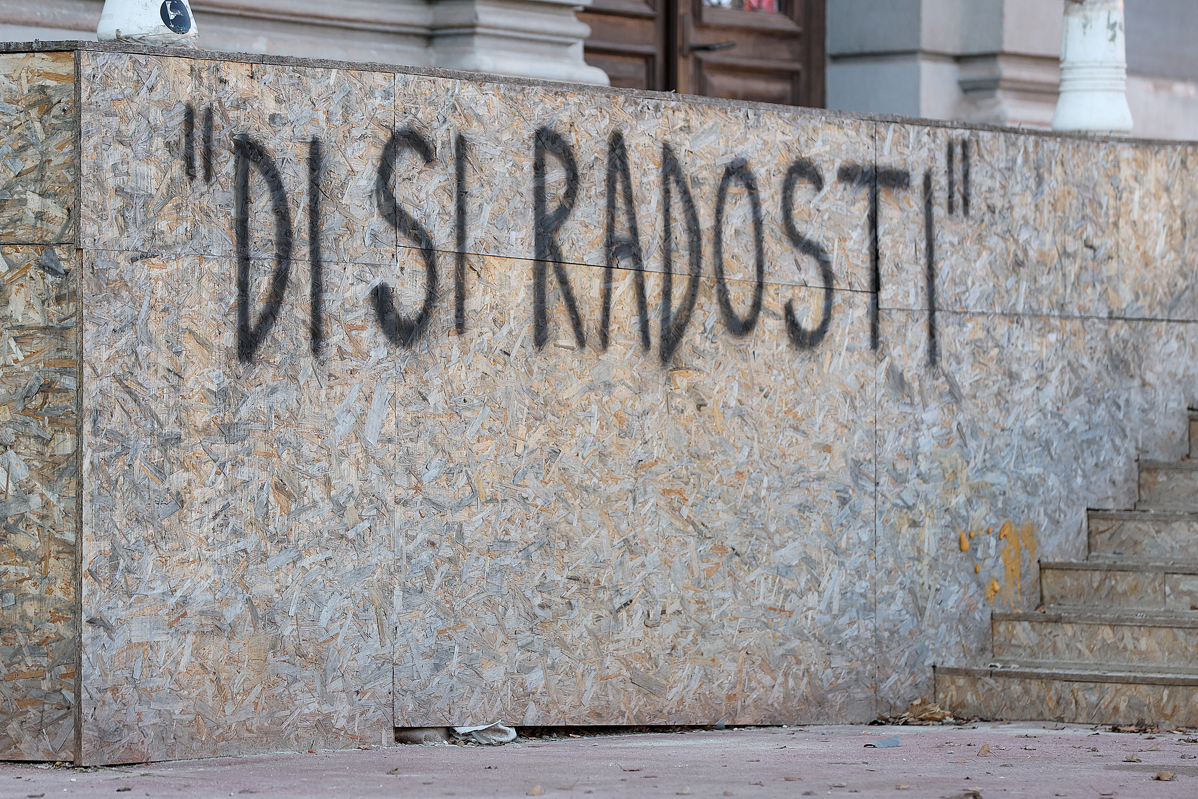 Zagreb: Na Mimari osvanuli grafiti SMS poruka Josipe Rimac i Ivana Turudića