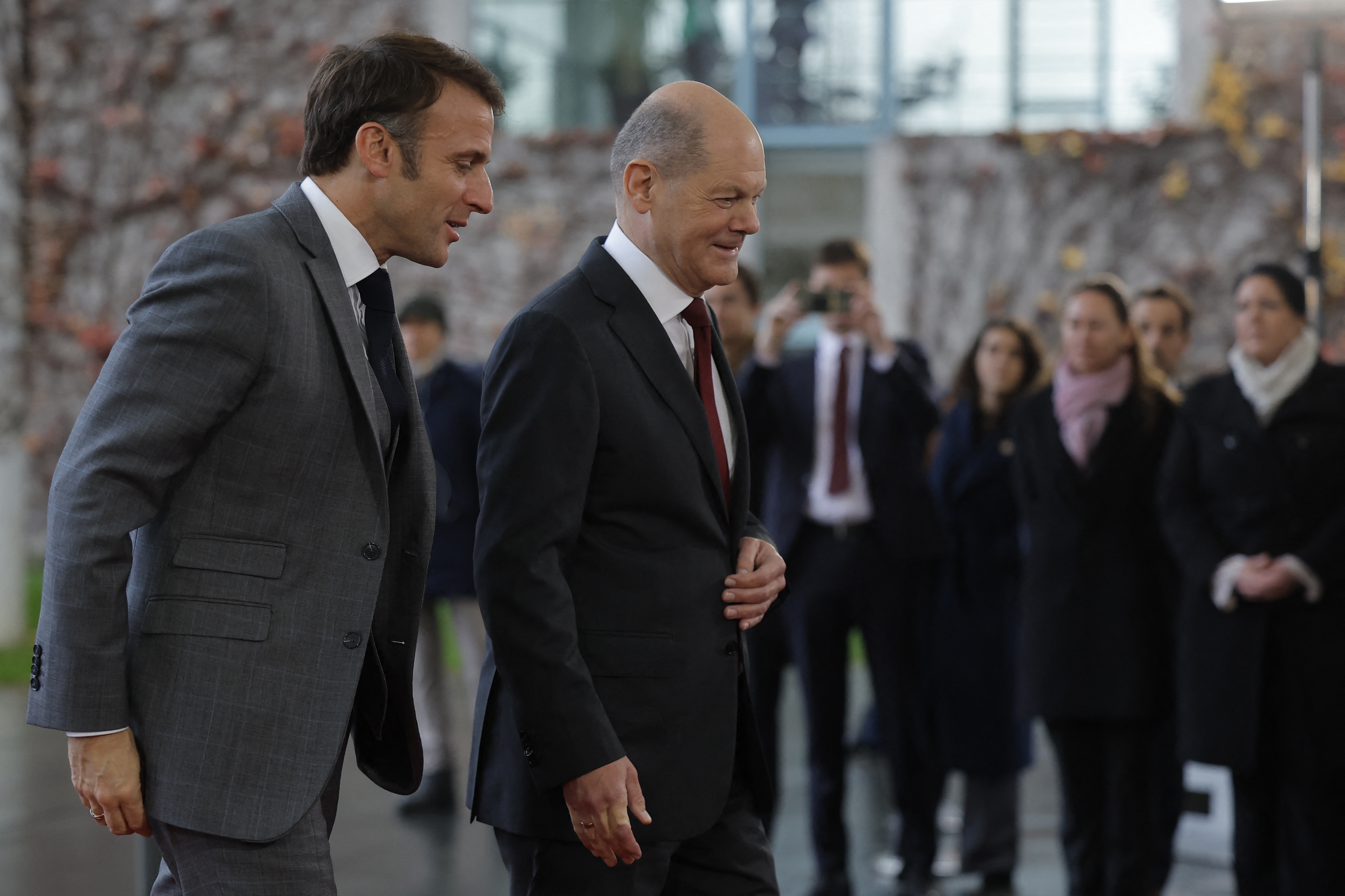 emmanuel macron, olaf scholz