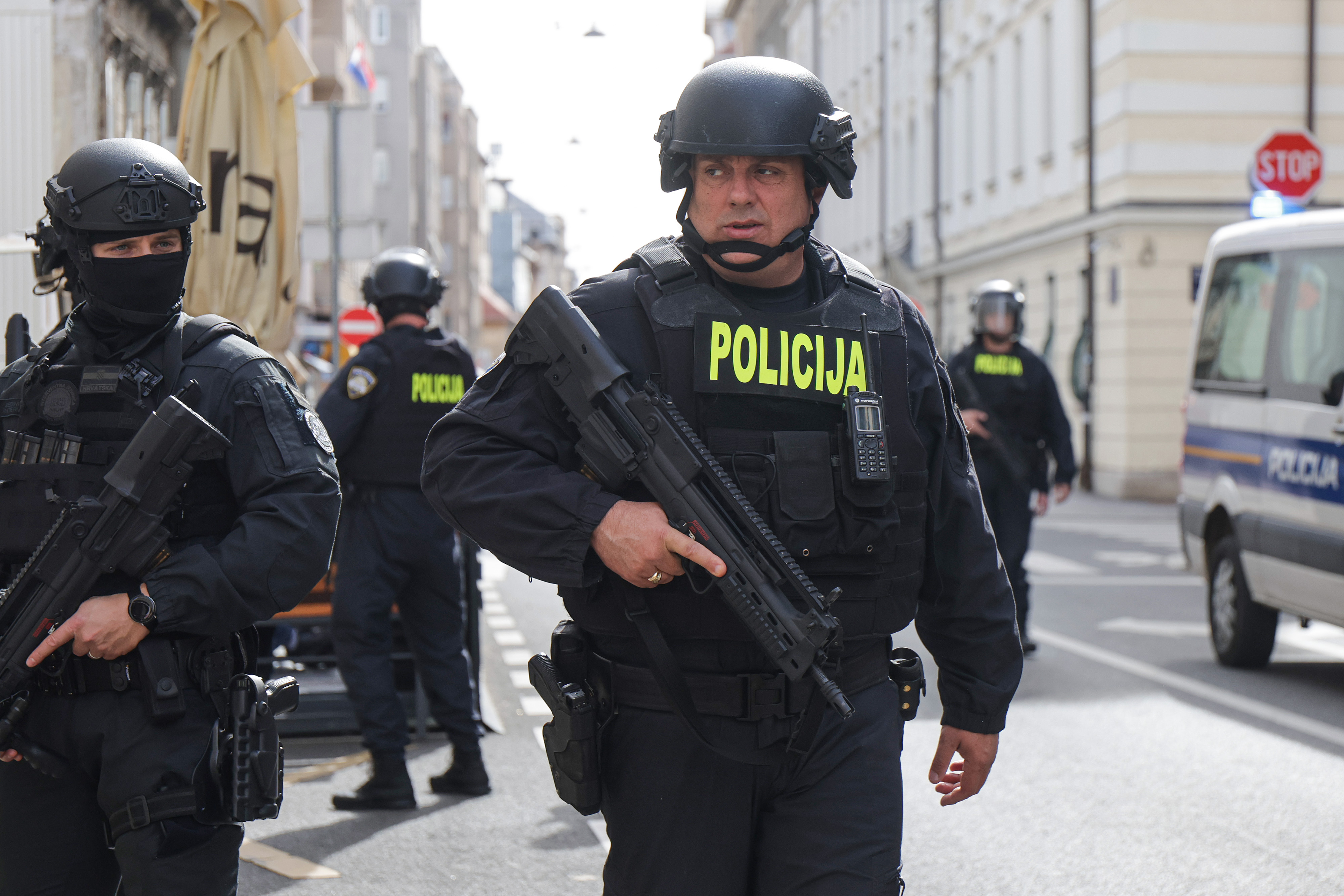 Zagreb: Dolazak Petra Ćosića i ostalih na Županijski sud uz velike mjere osiguranja