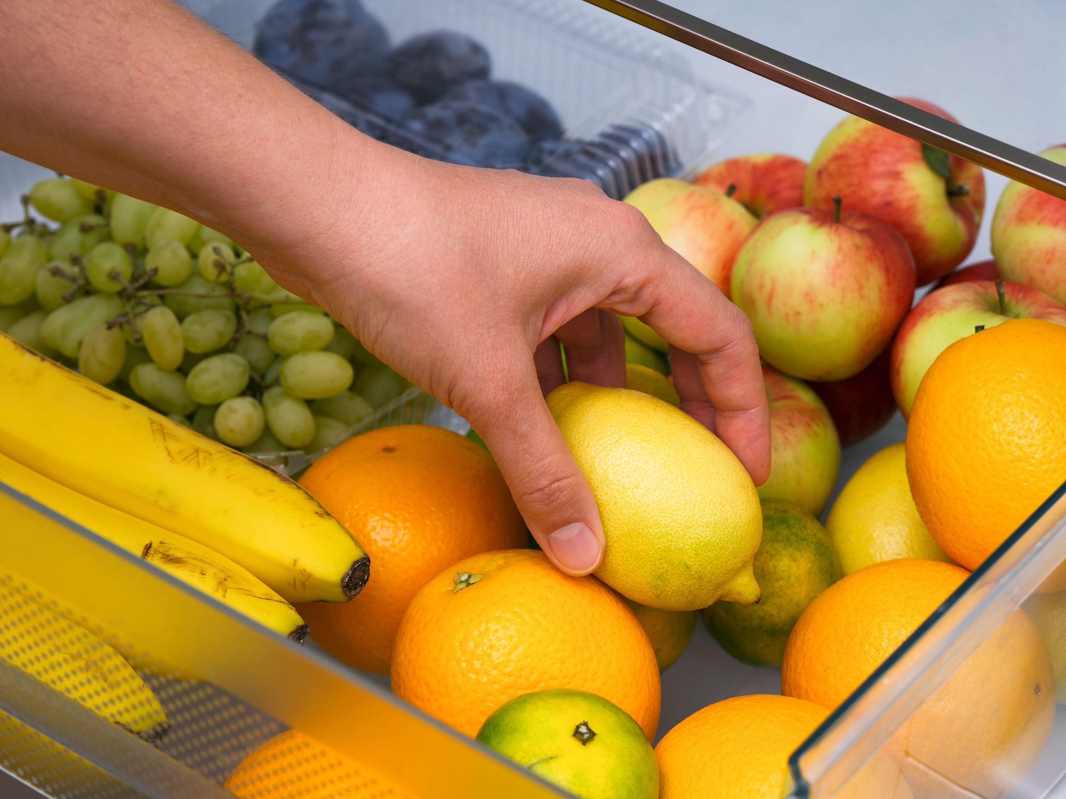 hladnjak, ladica u hladnjaku, voće, povrće