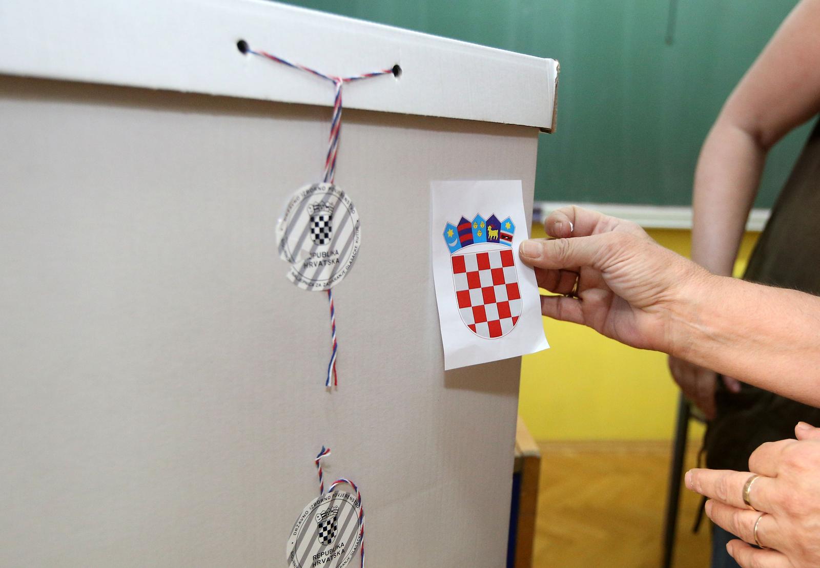 Otvorena birališta u Republici Hrvatskoj za parlamentarne izbore