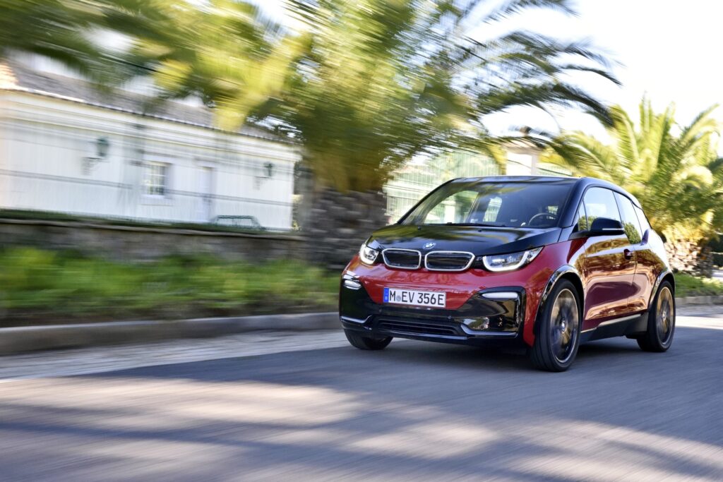 1709641487-P90287138_lowRes_the-new-bmw-i3s-11-2-1024x683.jpg